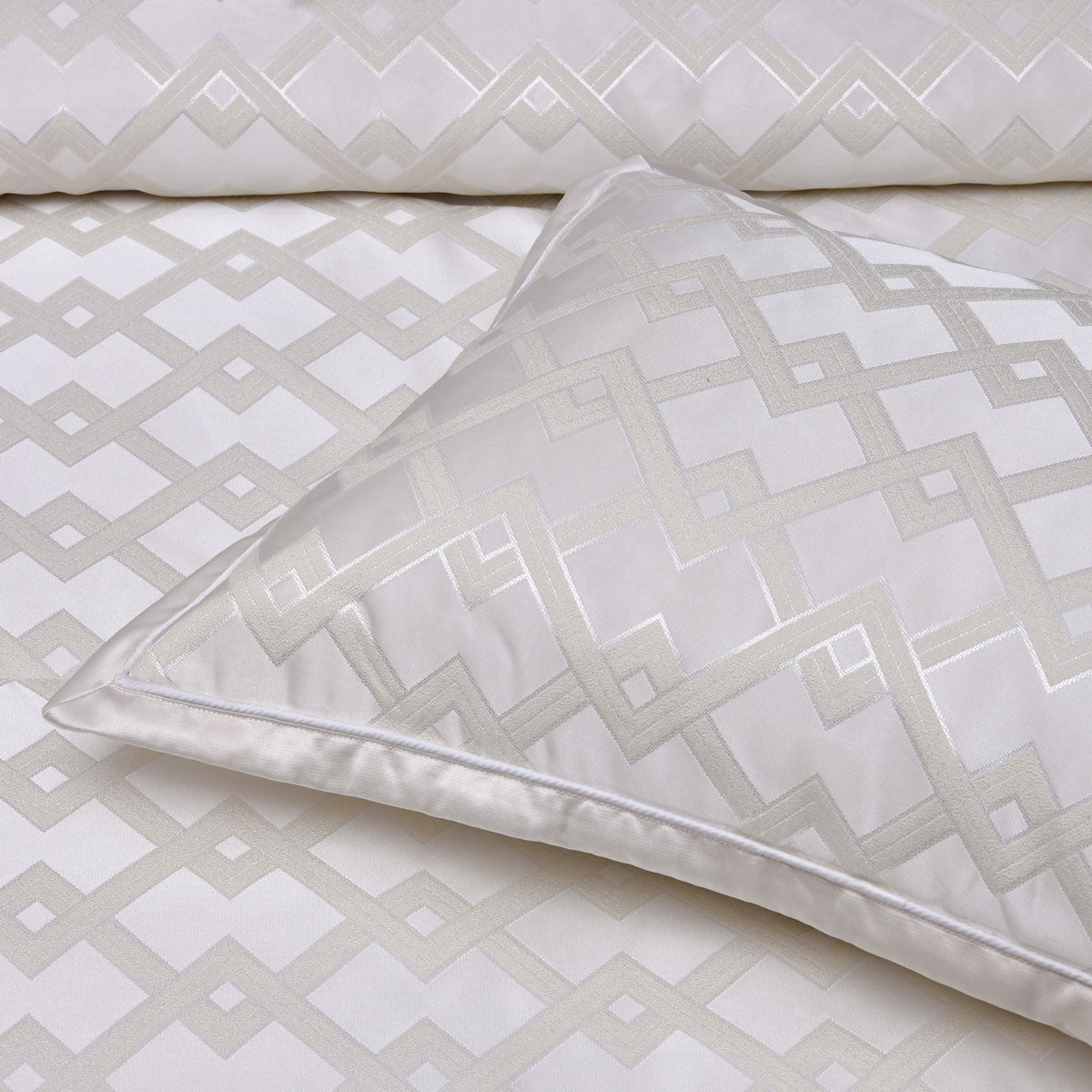 Bianca Firenze Pearl 6 Pcs Jacquard Geometric Comforter Set Super King V442-BCA-COMFORTER-FIRENZE-PEARL-SK