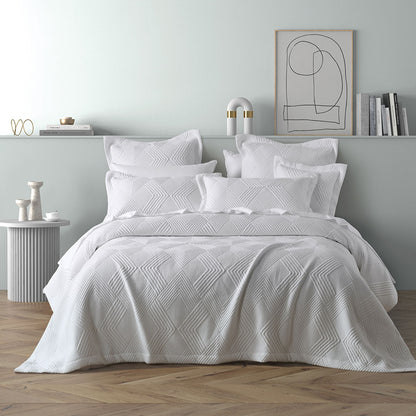 Bianca Cassiano White Polyester Jacquard Coverlet Set Queen/King V442-BCA-COVERLETS-CASSIANO-WHITE-KI