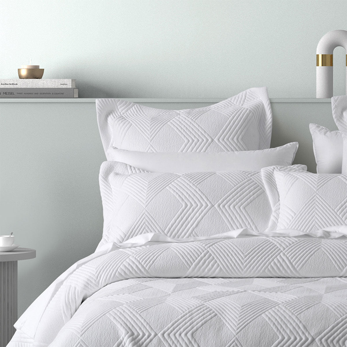 Bianca Cassiano White Polyester Jacquard Coverlet Set Super King V442-BCA-COVERLETS-CASSIANO-WHITE-SK