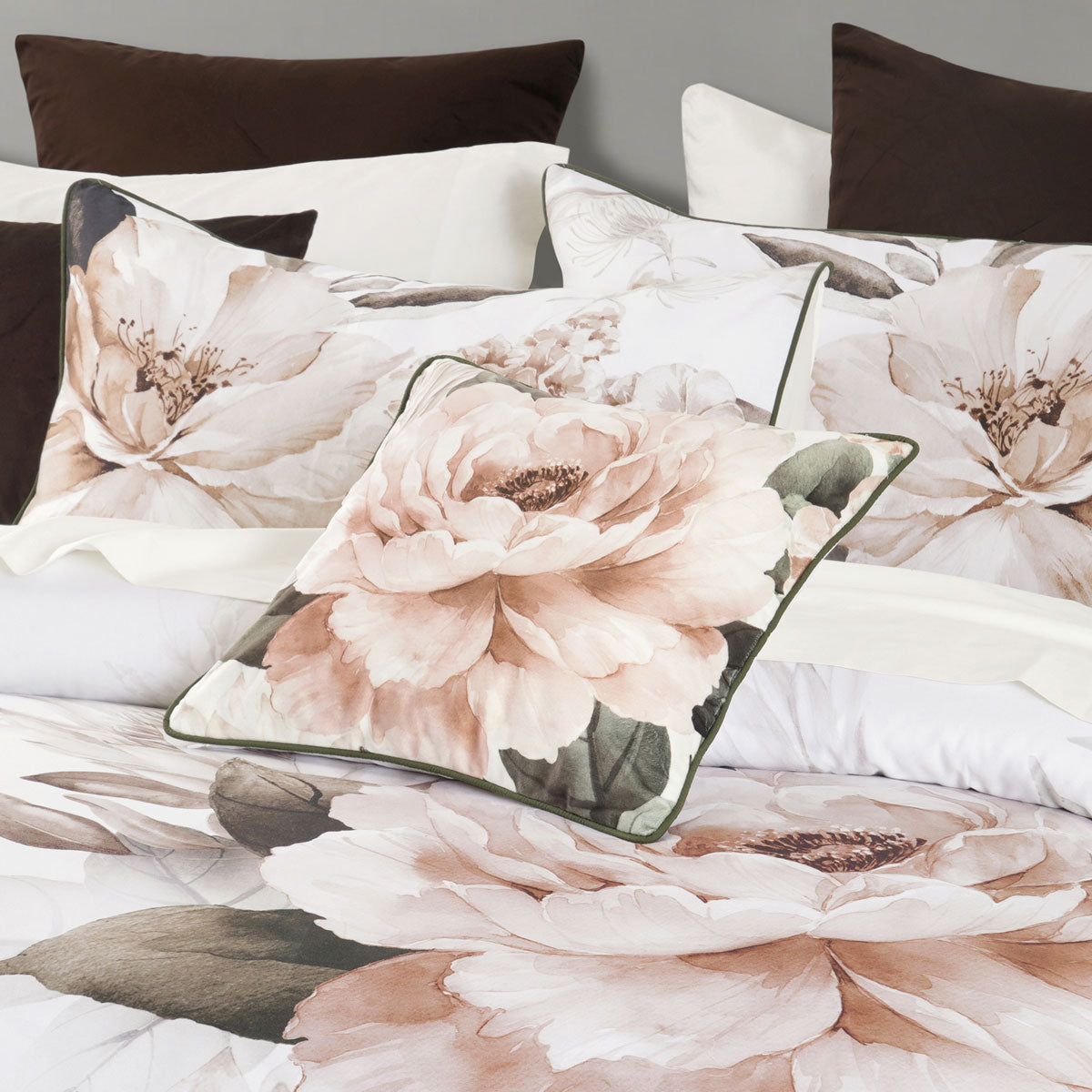 Bianca Somerset White Cotton Sateen Floral Quilt Cover Set Double V442-BCA-QUILTCS-SOMERSET-WHITE-DS