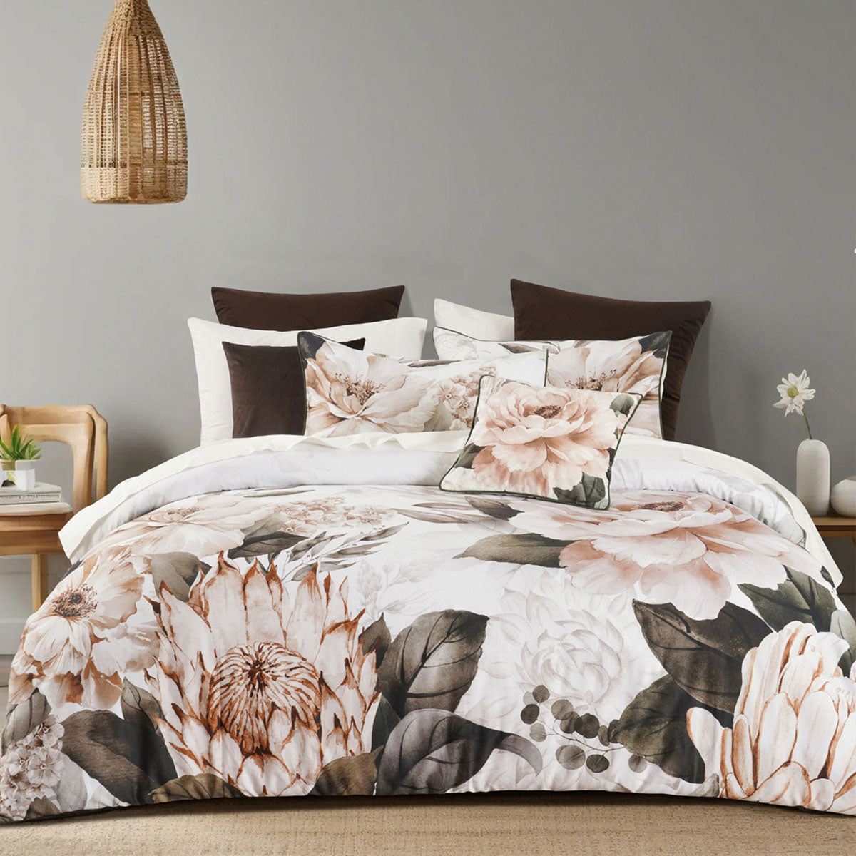 Bianca Somerset White Cotton Sateen Floral Quilt Cover Set Queen V442-BCA-QUILTCS-SOMERSET-WHITE-QS