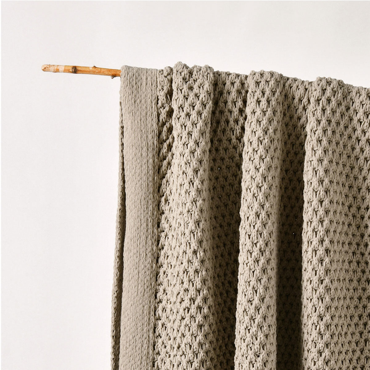 Bianca Sofala Taupe Polyester Chenille Throw Rug 130 x 170 cm V442-BCA-THROW-SOFALA-TAUPE-RE