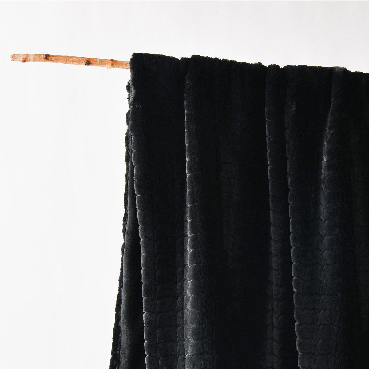 Bianca Tambar Black Faux Fur Throw Rug 130 x 170 cm V442-BCA-THROW-TAMBAR-BLACK-RE