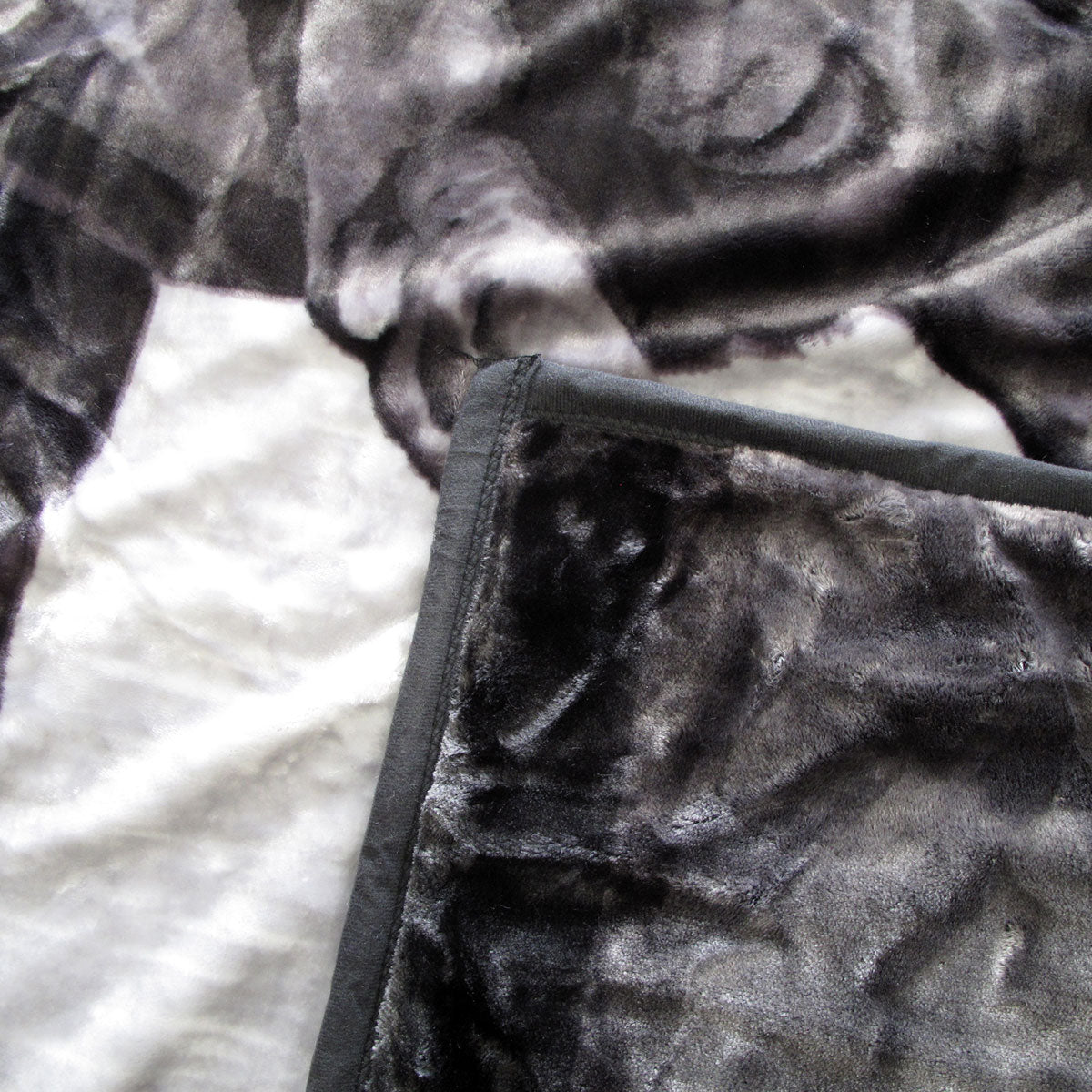 675gsm 2 Ply 3D Print Faux Mink Blanket Queen 200x240 cm Galloping Horse V442-BZO-BLANKET-6753DHORSE-SILVER-QS