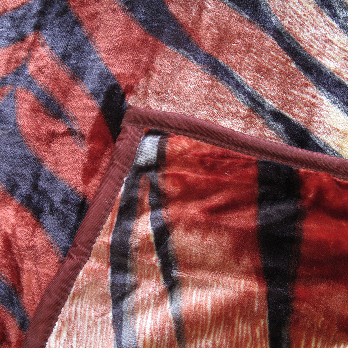 675gsm 2 Ply Animal Print Faux Mink Blanket Queen 200x240 cm Tiger V442-BZO-BLANKET-675ANIMALTIGER-RED-QS
