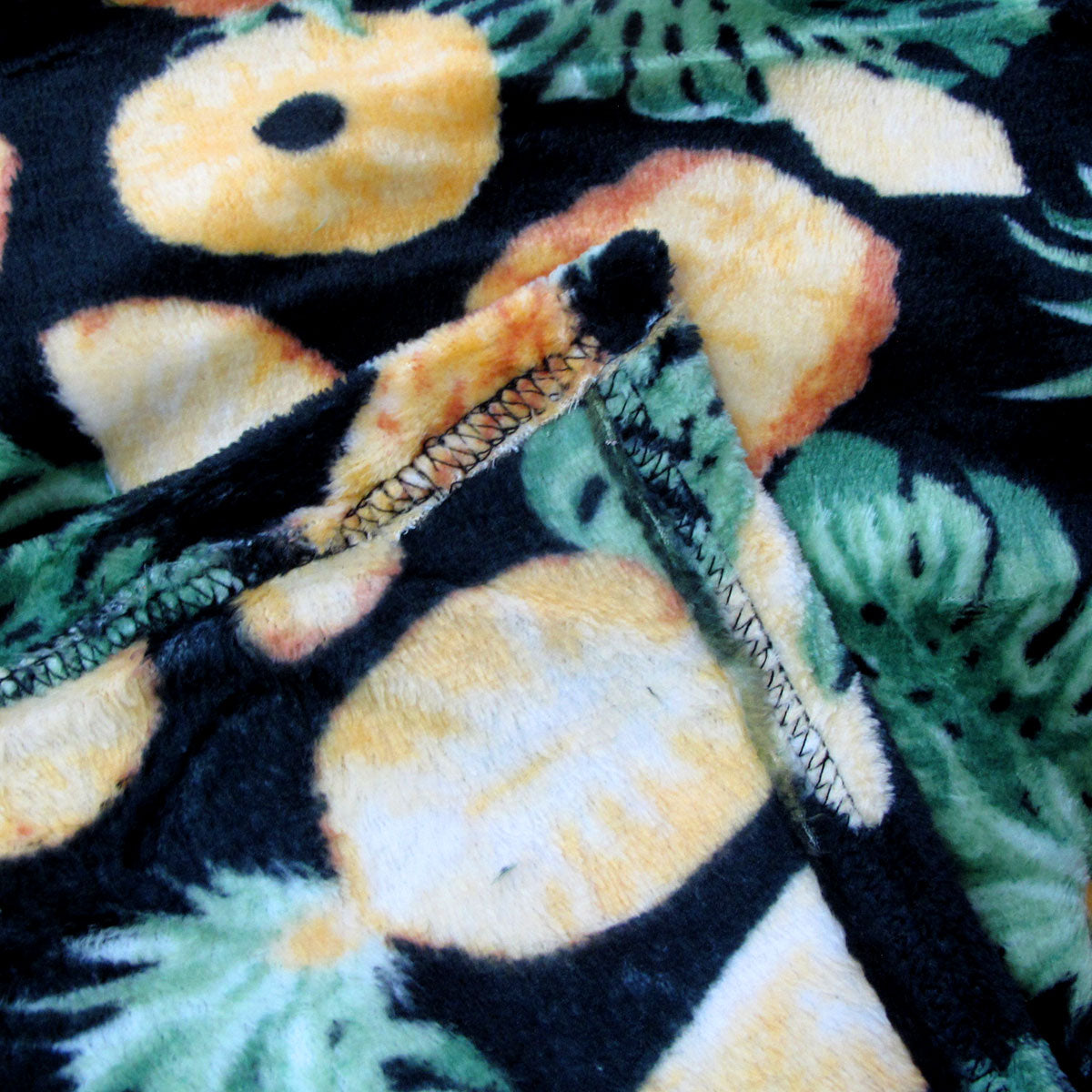 190GSM Fashion Printed Ultra Soft Coral Fleece Throw 127 x 152cm Pineapple V442-BZO-THROW-CORALPINEAPPLE-BLACK-RE