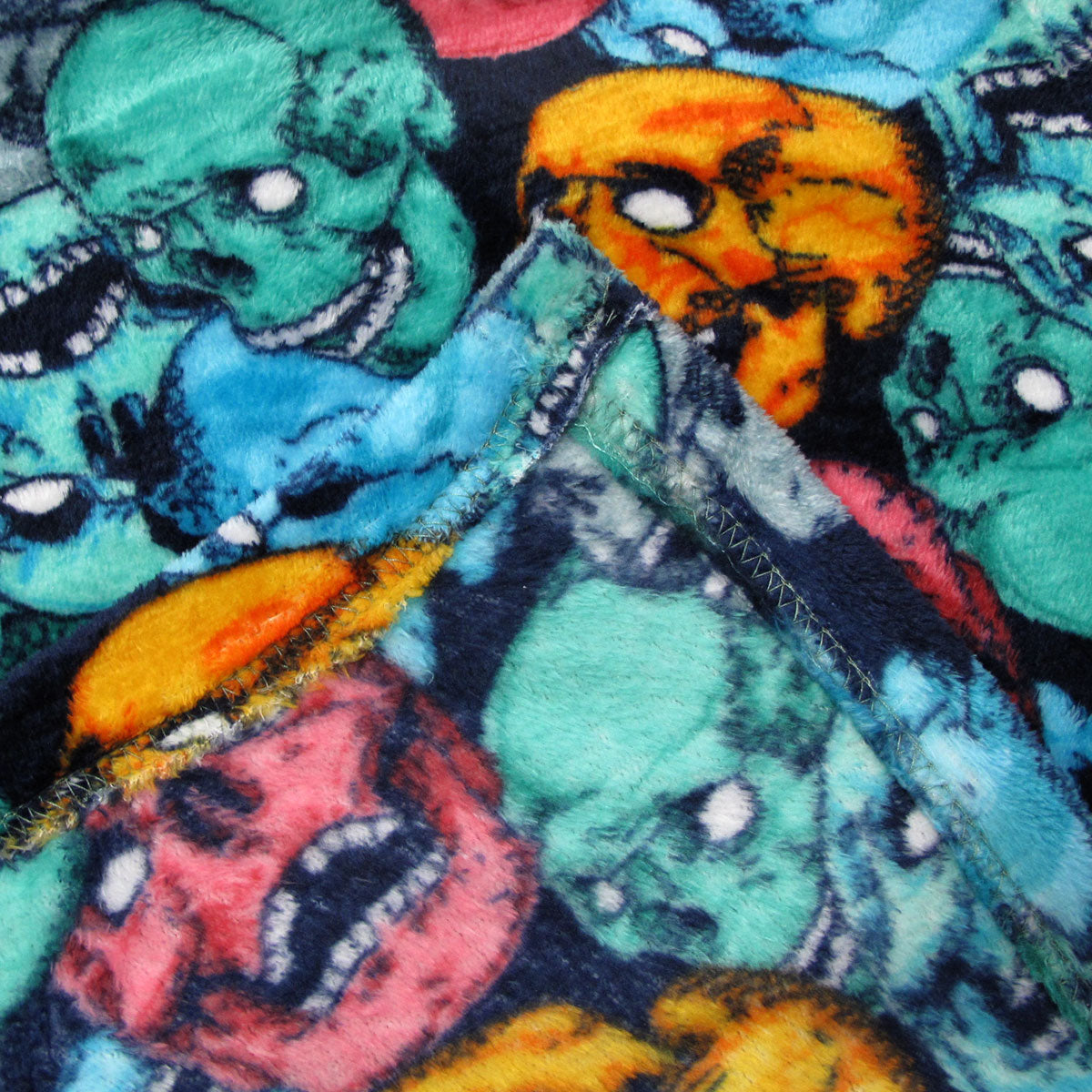 190GSM Boys Cool Ultra Soft Coral Fleece Throw 127 x 152cm Screaming Skulls V442-BZO-THROW-CORALSCREAMINGSKULLS-MULTI-RE