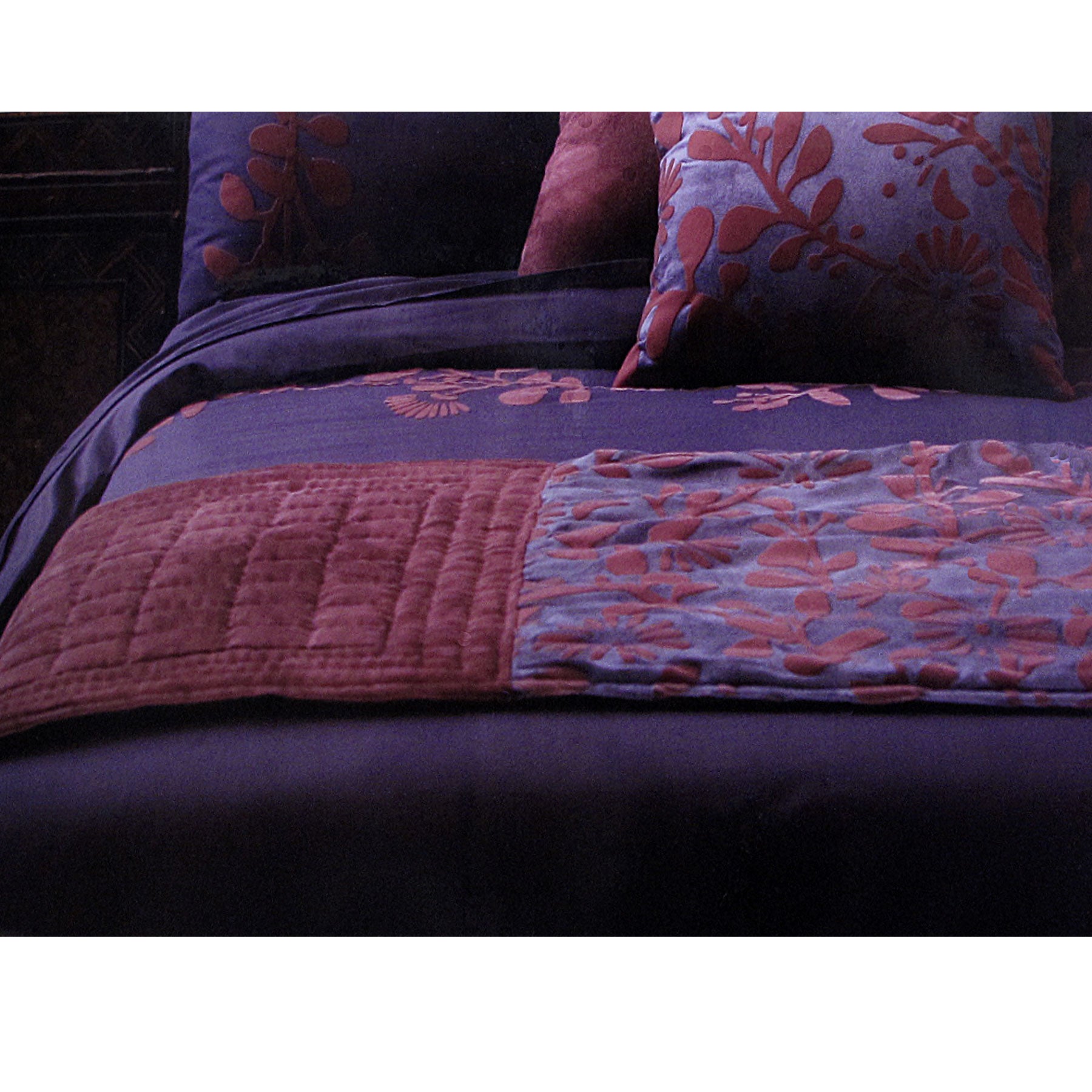 Accessorize Utopia Purple Bed Runner V442-HIN-BEDR-UTOPIA-PURPLE-RE