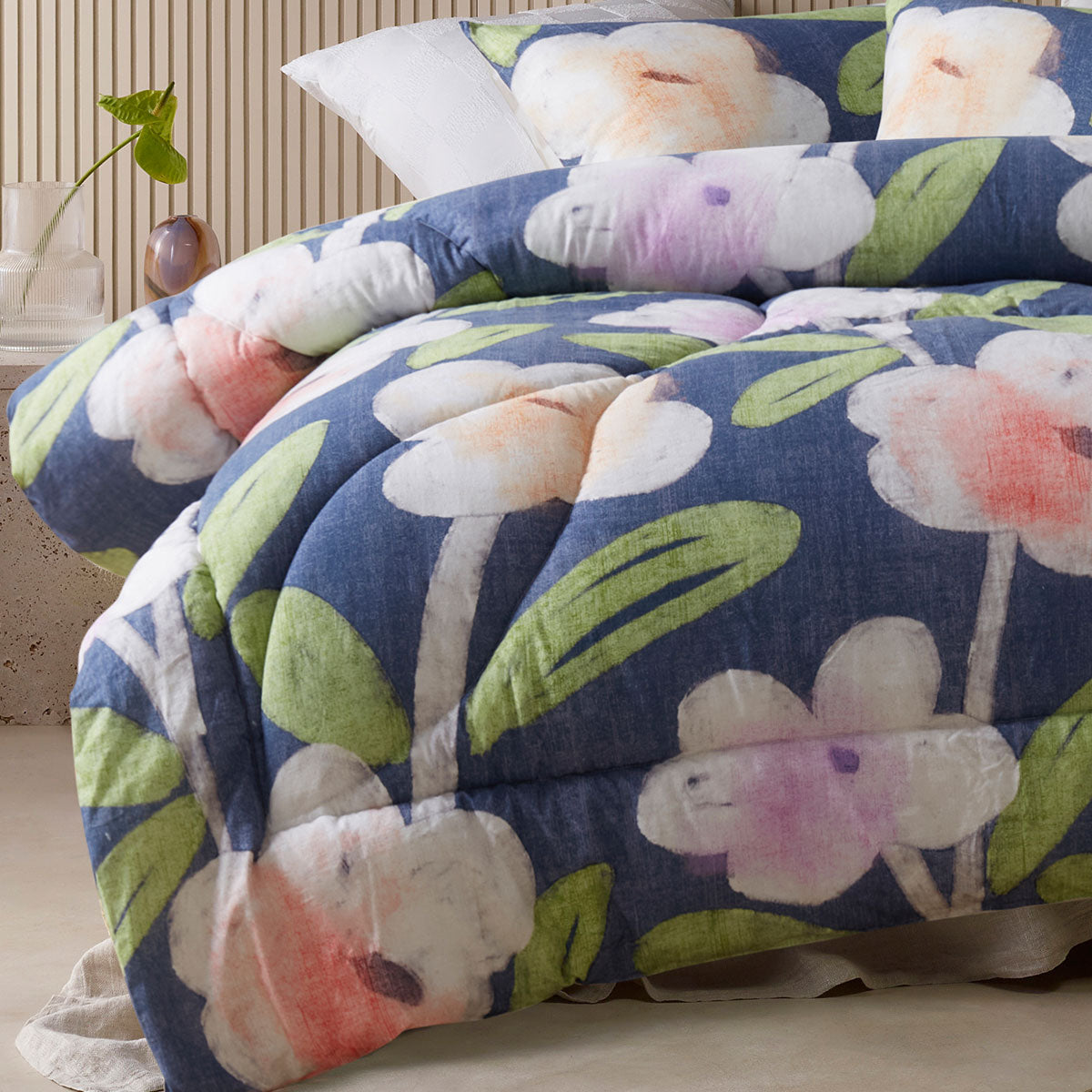 Accessorize Bella Blue Floral 3 Piece Comforter Set King V442-HIN-COMFORTER-BELLA-BLUE-KI