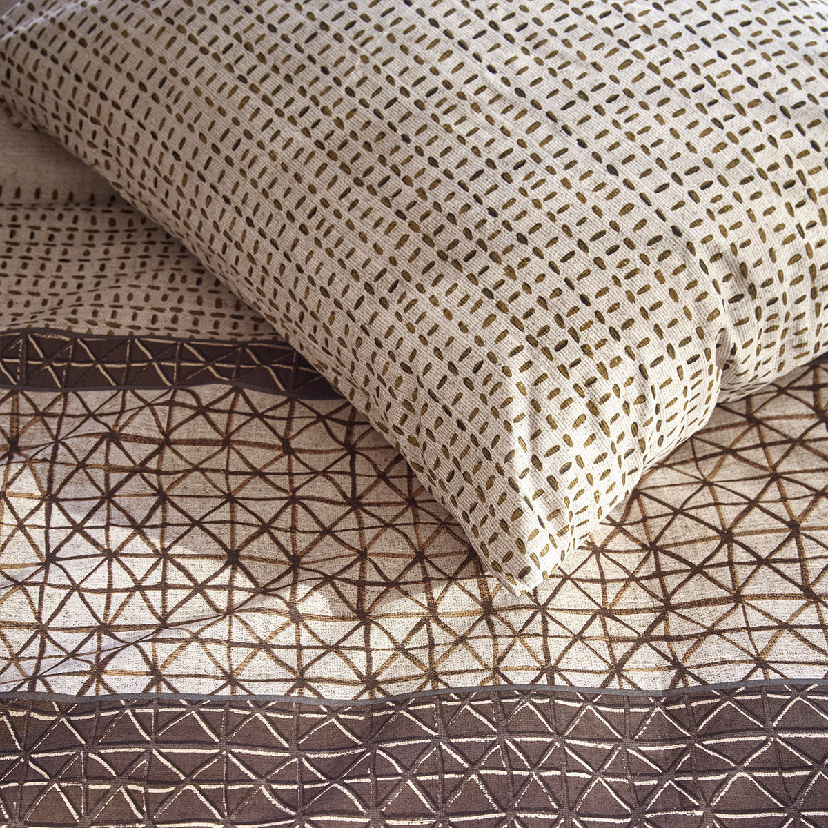 Bedding House Mathis Natural Cotton Quilt Cover Set Queen V442-HIN-QUILTCS-MATHIS-NATURAL-QS