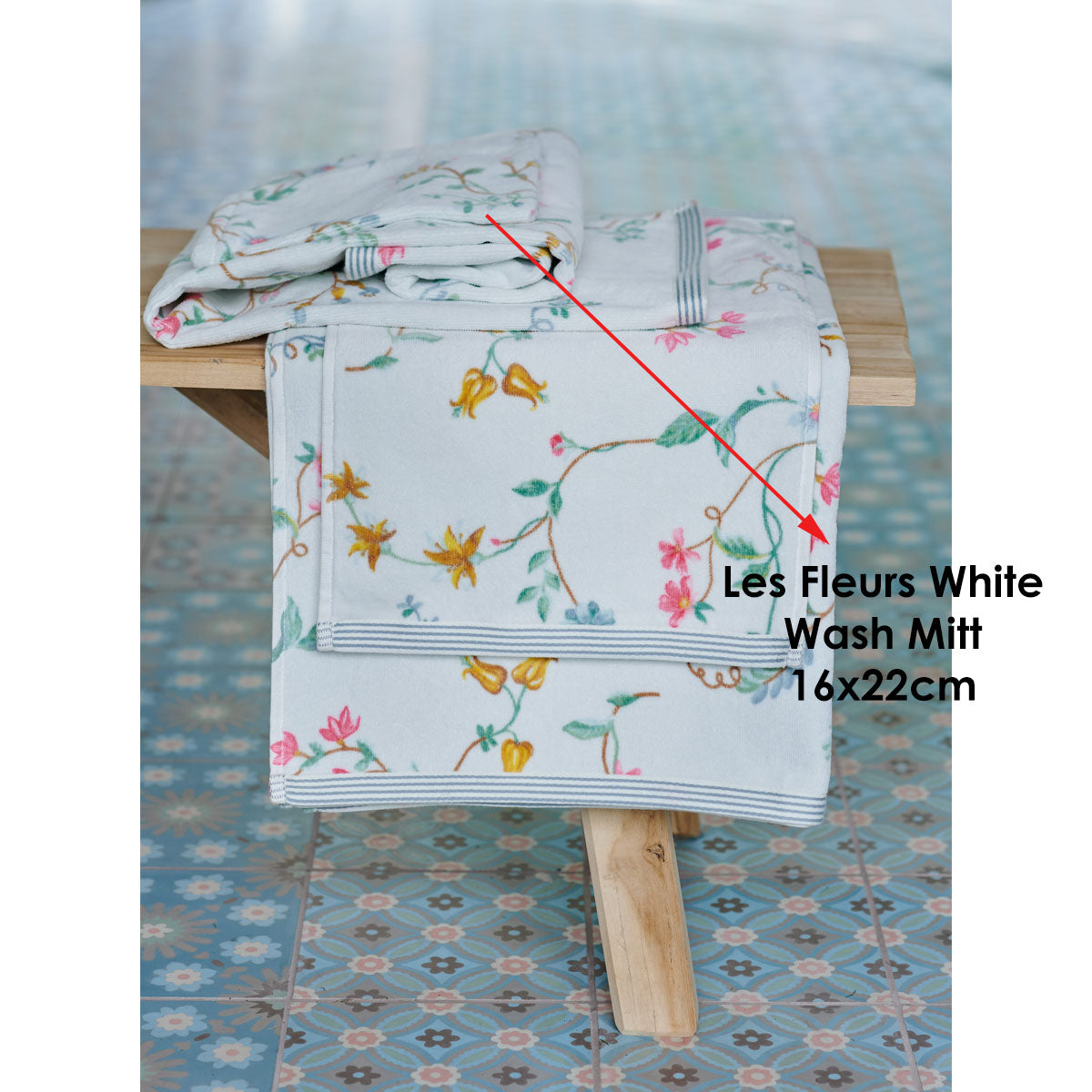 PIP Studio Les Fleurs Cotton Wash Mitt White V442-HIN-TOWEL-LESFLEURSMITT-WHITE-RE