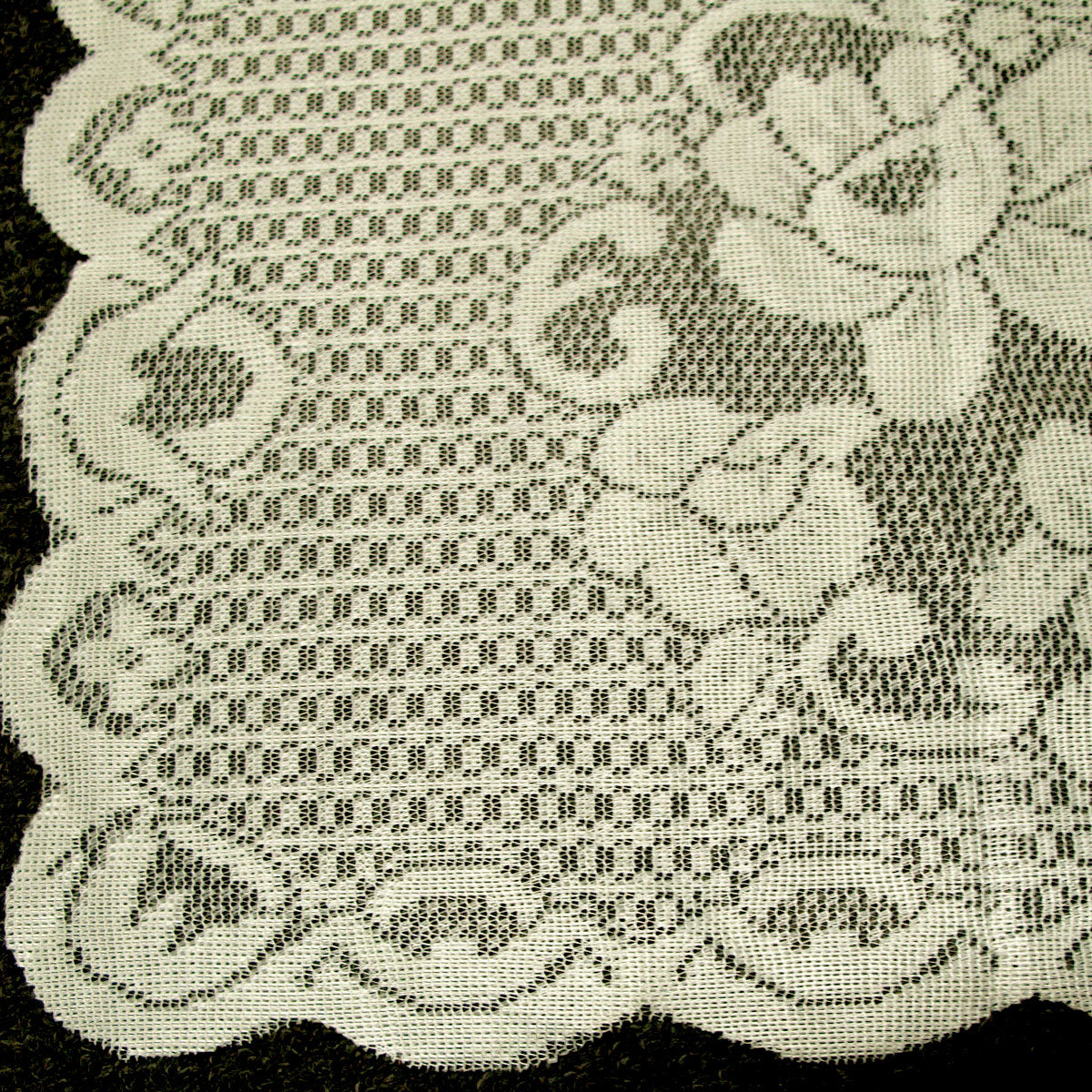 Floral Cream Set of 2 Polyester Lace Table Doilies 30 x 45 cm V442-IDC-MISC-SETOF2FLORALDOILIES-CREAM-RE