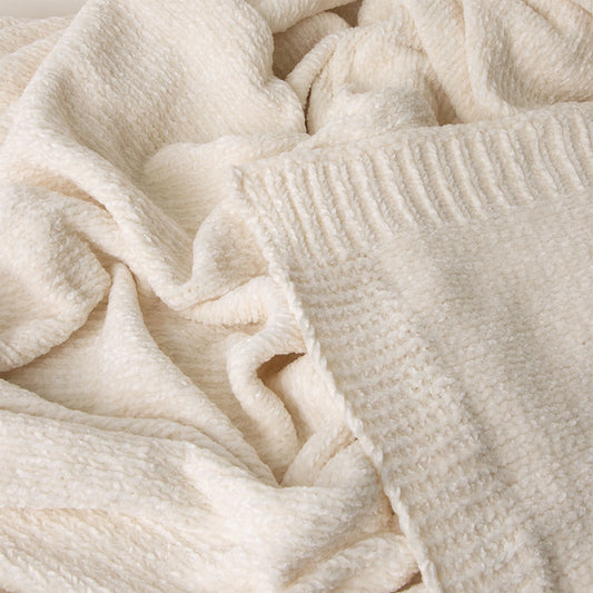 J Elliot Home Leslie Chenille Throw 130 x 160 cm Ivory V442-IDC-THROW-LESLIECHENILLE-IVORY-RE