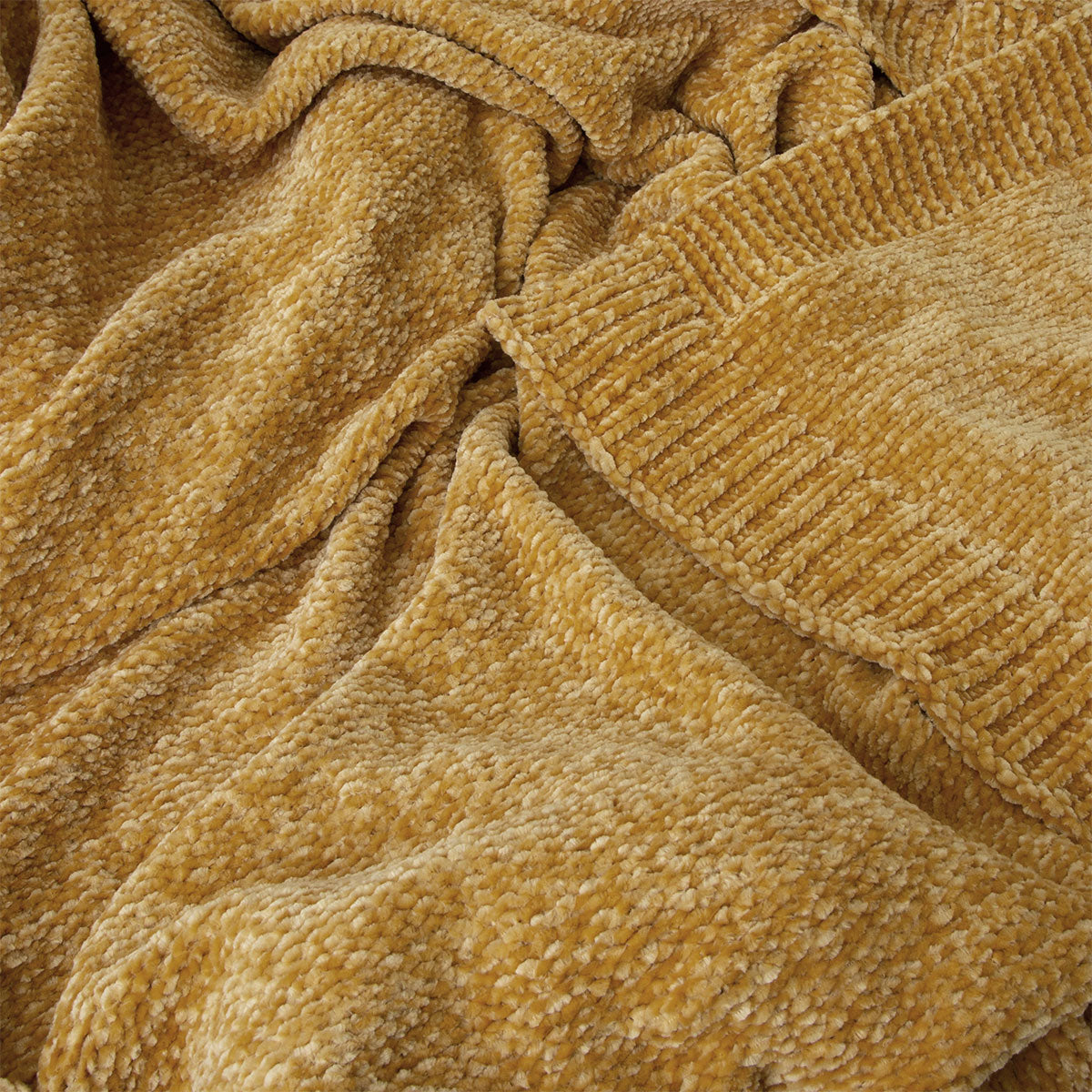 J Elliot Home Leslie Chenille Throw 130 x 160 cm Ochre V442-IDC-THROW-LESLIECHENILLE-OCHRE-RE