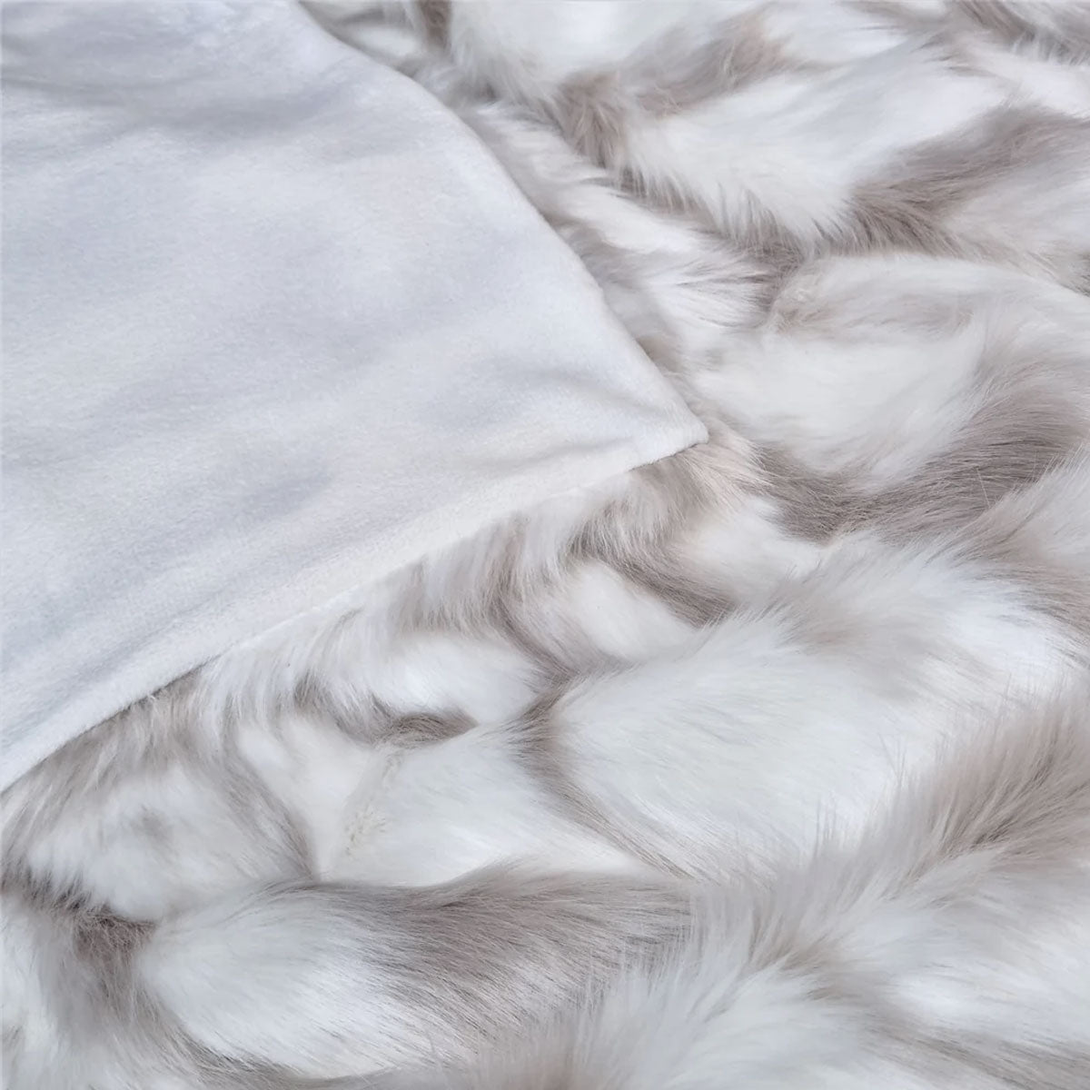 J Elliot Home Lynx Wild Cat Faux Fur Throw Rug 130 x 160cm V442-IDC-THROW-LYNX-IVORY-RE