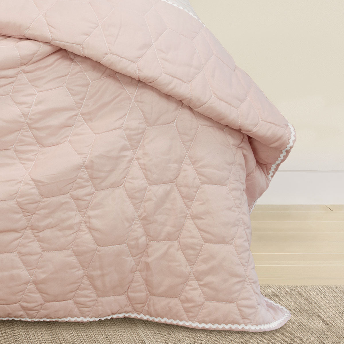 Jelly Bean Kids Bolston Pink Kids Coverlet Set Single/Double V442-INT-COVERLETS-BOLSTON-PINK-DS