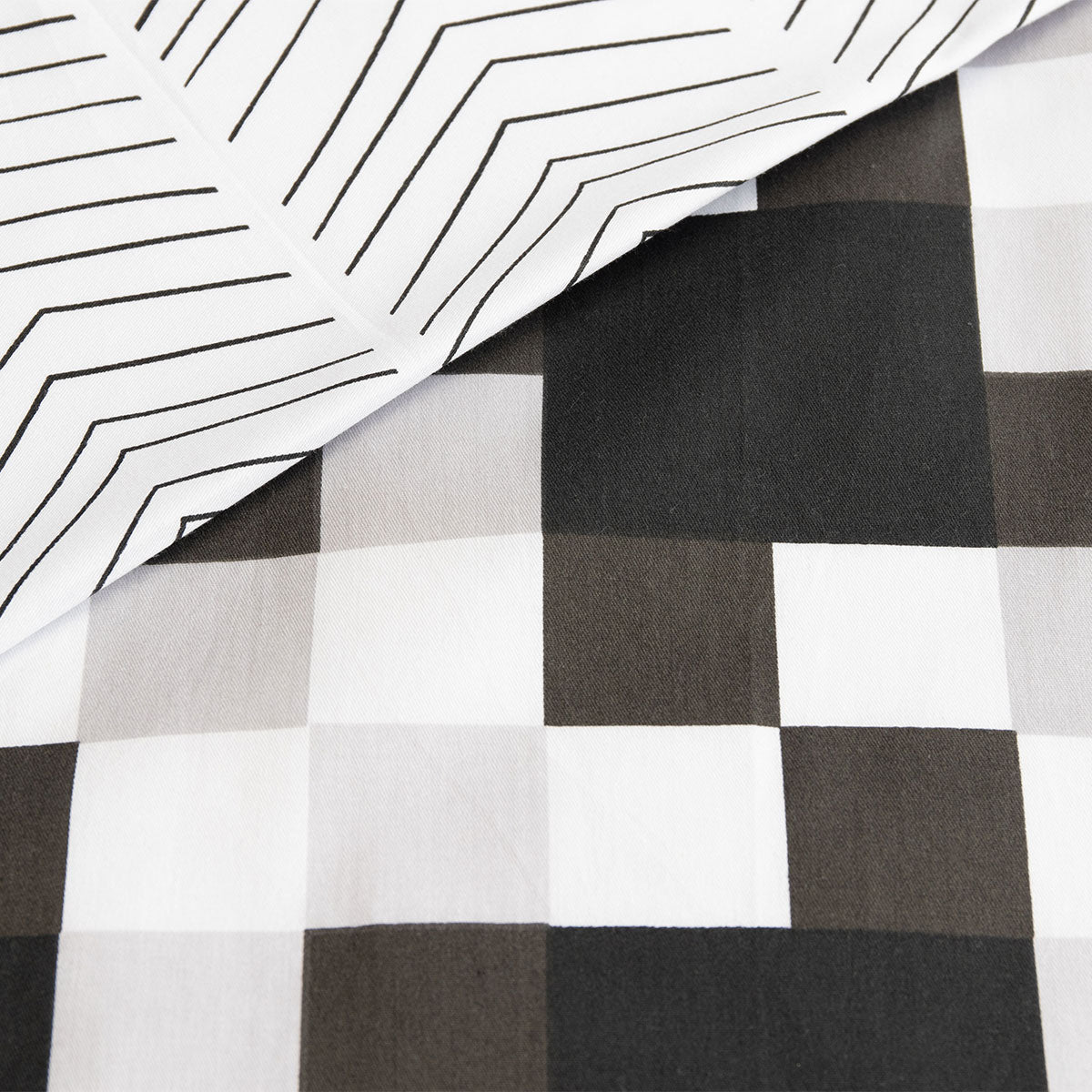 Ardor 250TC Emerson Geometric Cotton Sateen Quilt Cover Set King V442-INT-QUILTCS-250TCEMERSON-BLACK-KI