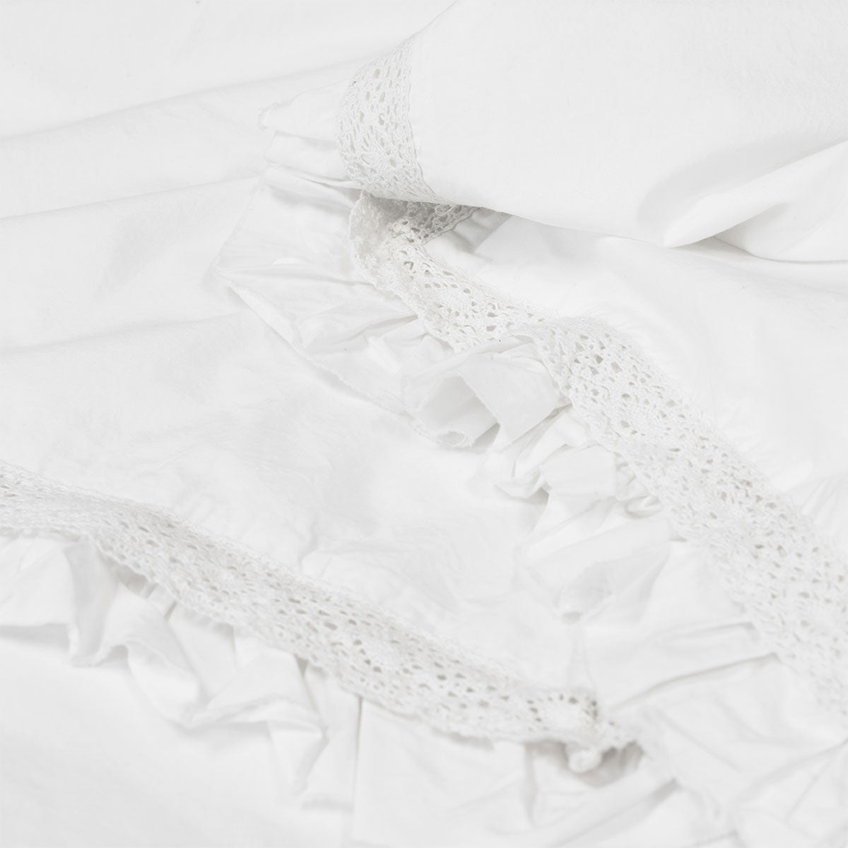 Algodon Adele White Cotton Ruffle Quilt Cover Set King V442-INT-QUILTCS-ADELERUFFLE-WHITE-KI