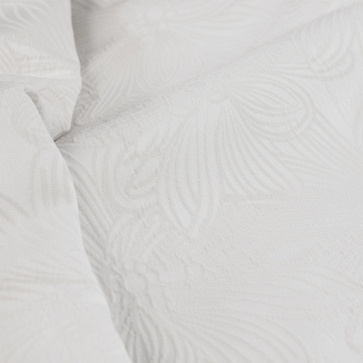 Ardor Avena White Textured Floral Jacquard Quilt Cover Set Queen V442-INT-QUILTCS-AVENAJACQUARD-WHITE-QS