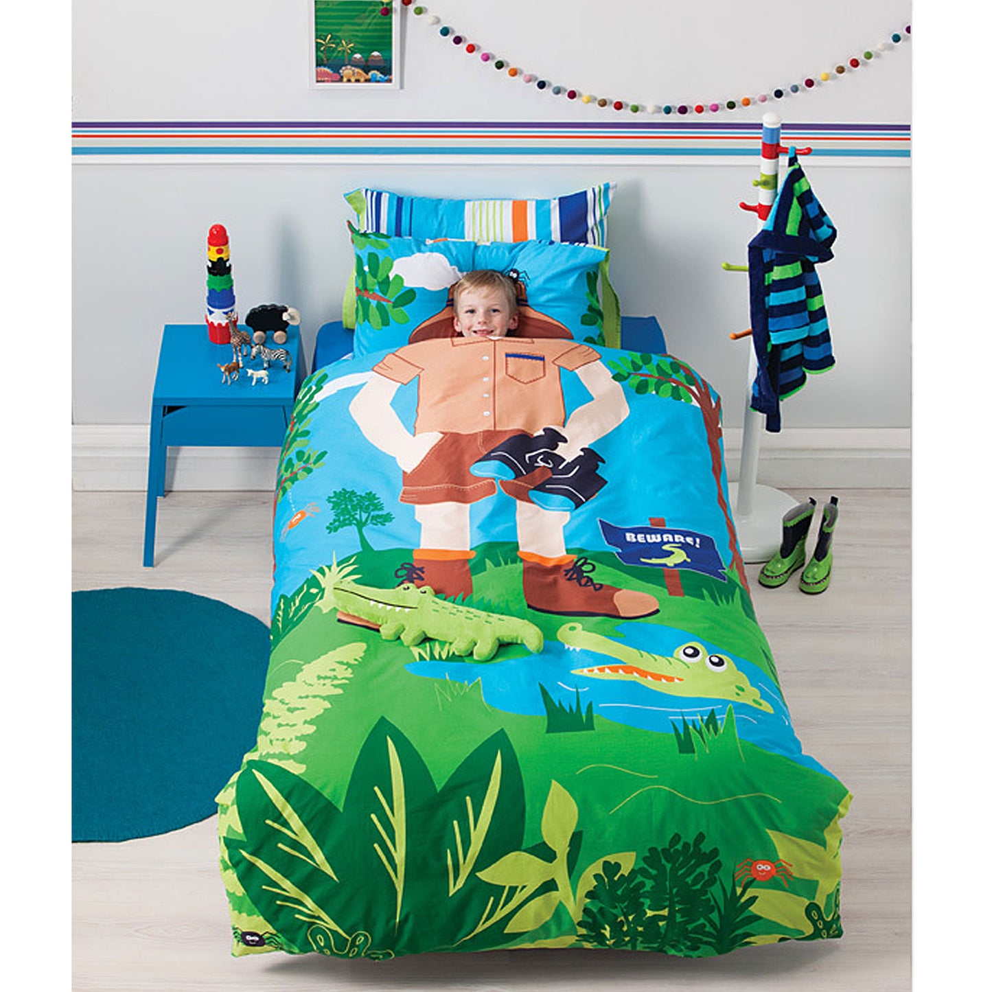 Cubby House Reversible Croc Hunter Quilt Cover Set Single V442-LDE-QUILTCS-CROCHUNTER-GREEN-SB