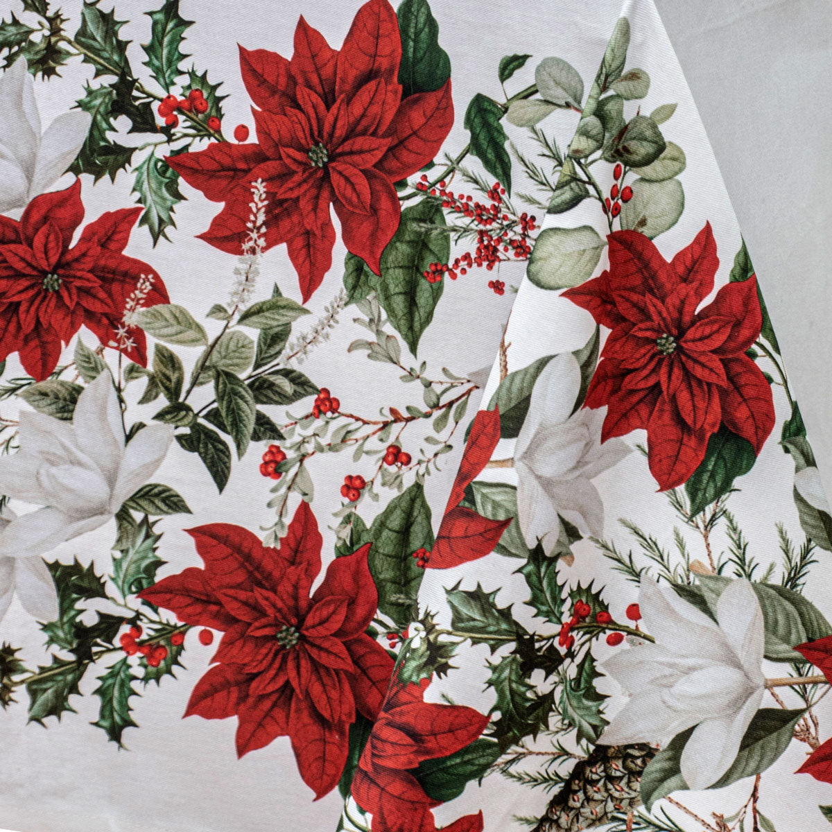 100% Cotton Ashdene Poinsettia Festive Christmas Holiday Tablecloth 150 x 230 cm V442-LDE-TABLEC-POINSETTIA230CM-MULTI-RE