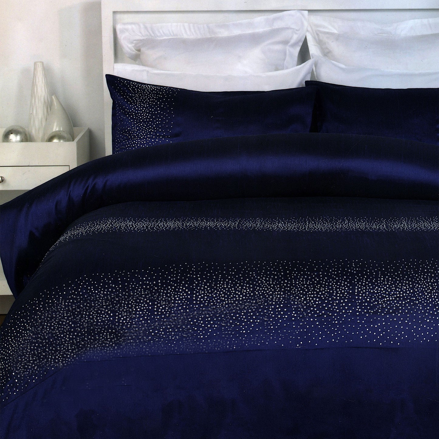 Diamante Quilt Cover Set Navy SINGLE V442-STR-QUILTCS-DIAMANTE-NAVY-SB