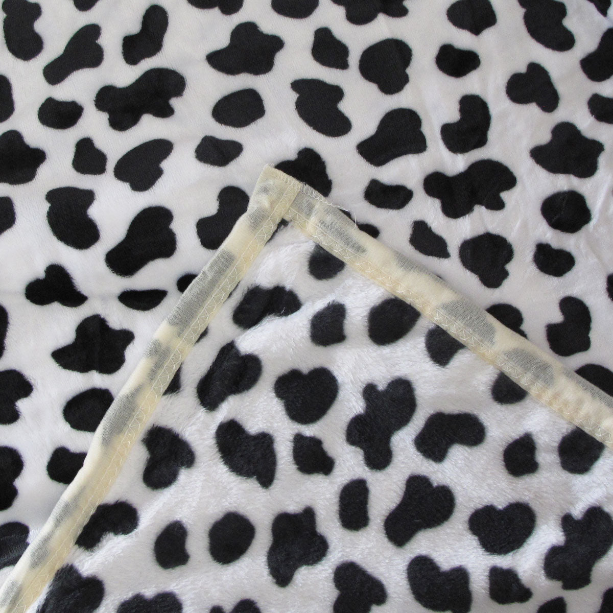 Animal Pattern Soft Flannel Plush Queen Size Blanket 220 x 240cm Dalmatian V442-STT-BLANKET-ANIMALDALMATIAN-WHITE-QS