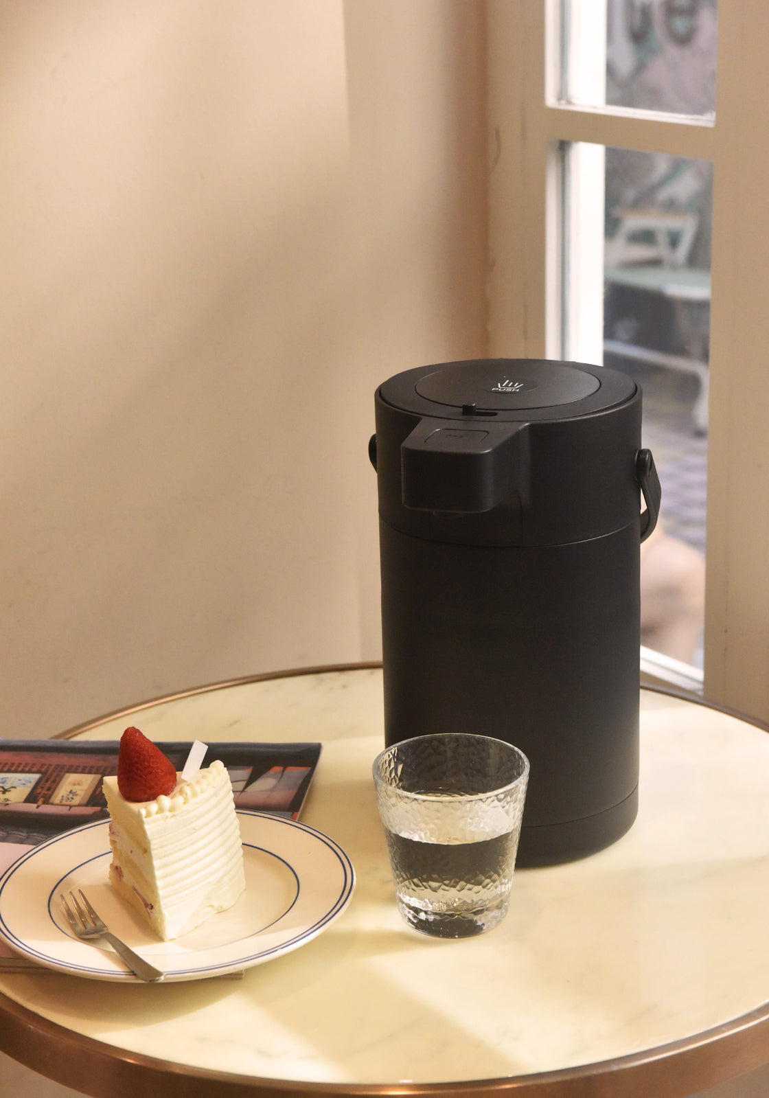 Kylin 304 Stainless Steel Air Press Pot Beverage Dispenser 2.5L - Black V445-C310985
