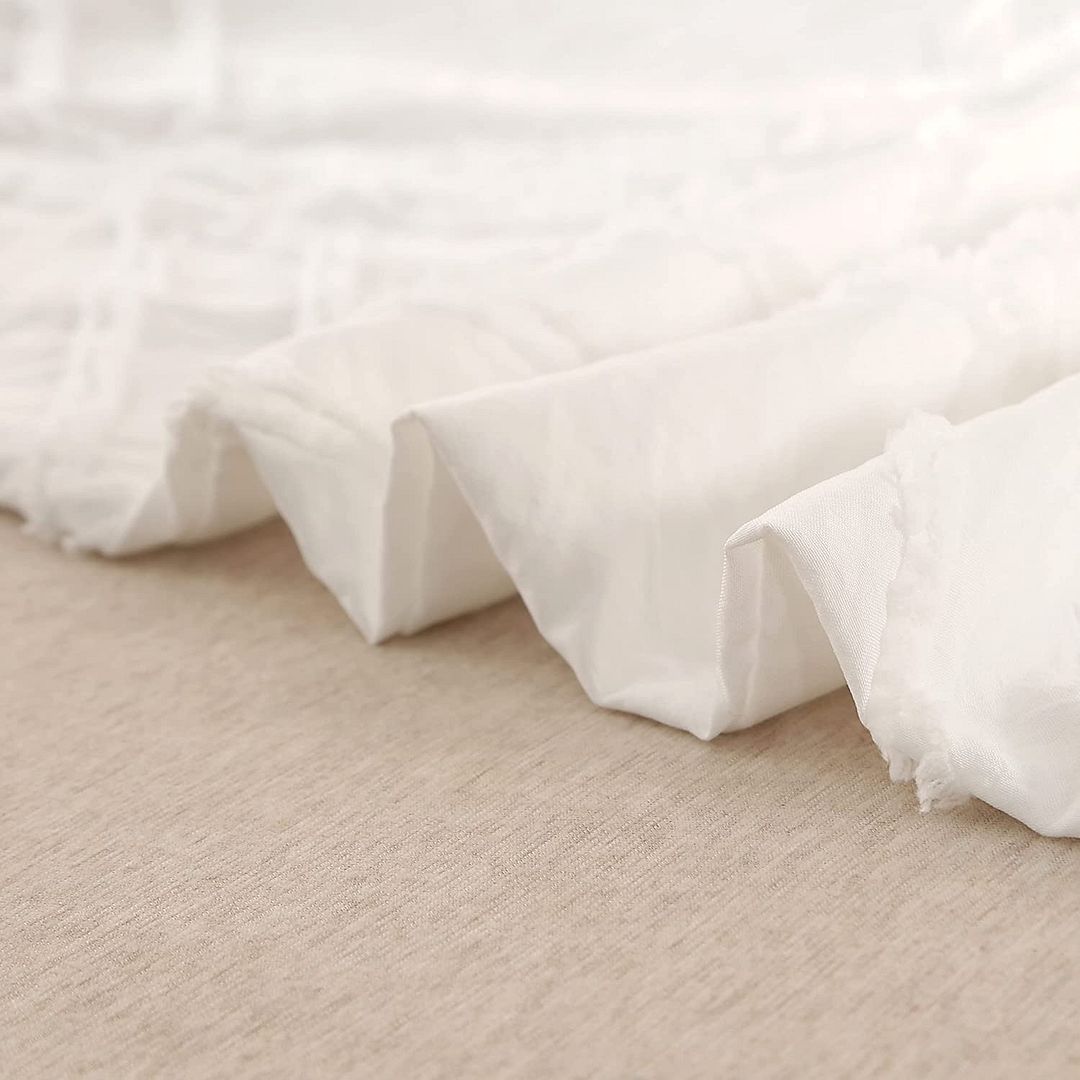 Tufted Diamond Jacquard King Size White Duvet Quilt Cover Set