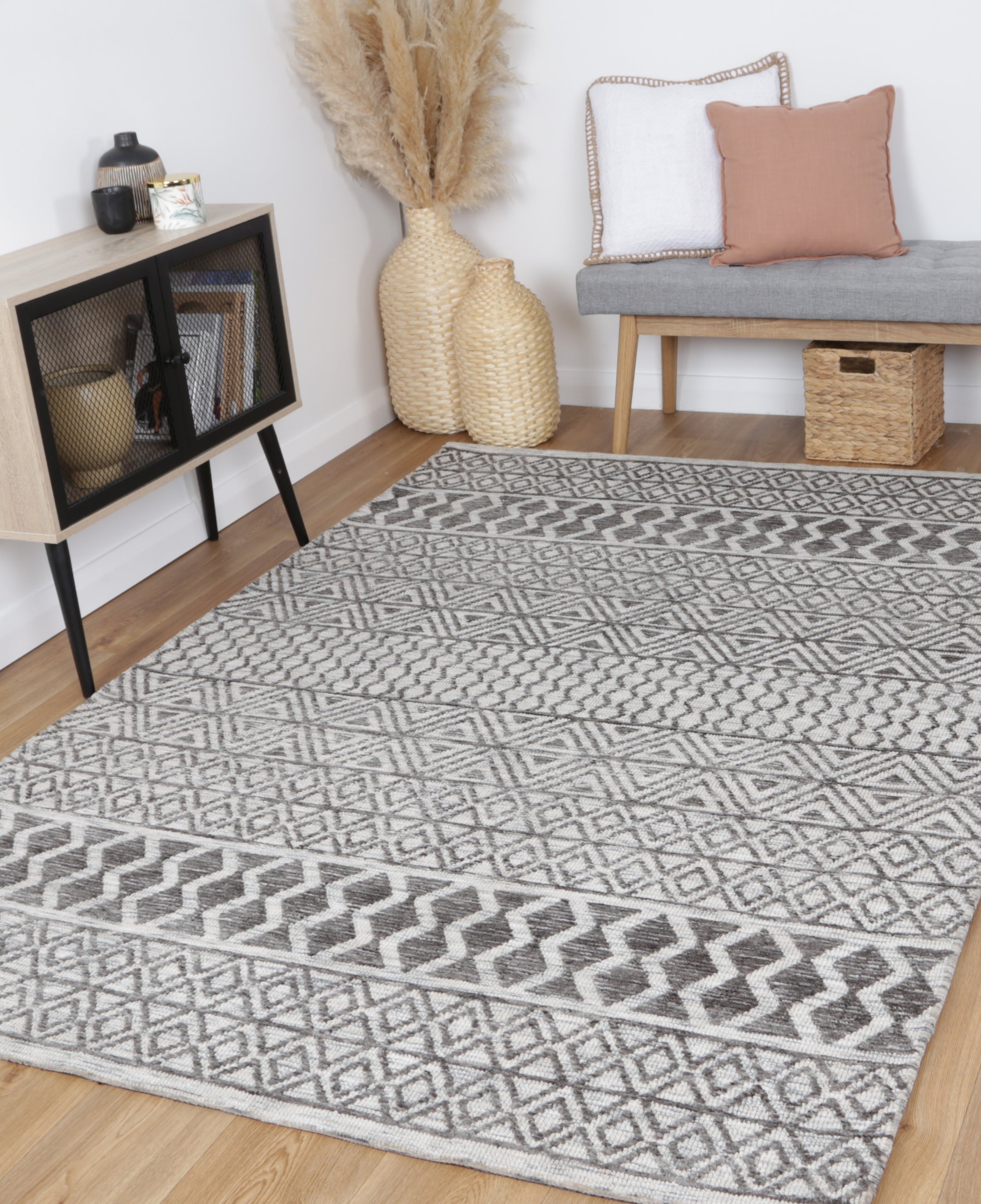 Amritsar AMRI04 Charcoal & Beige 240x330 V516-AMRI24004CBEI