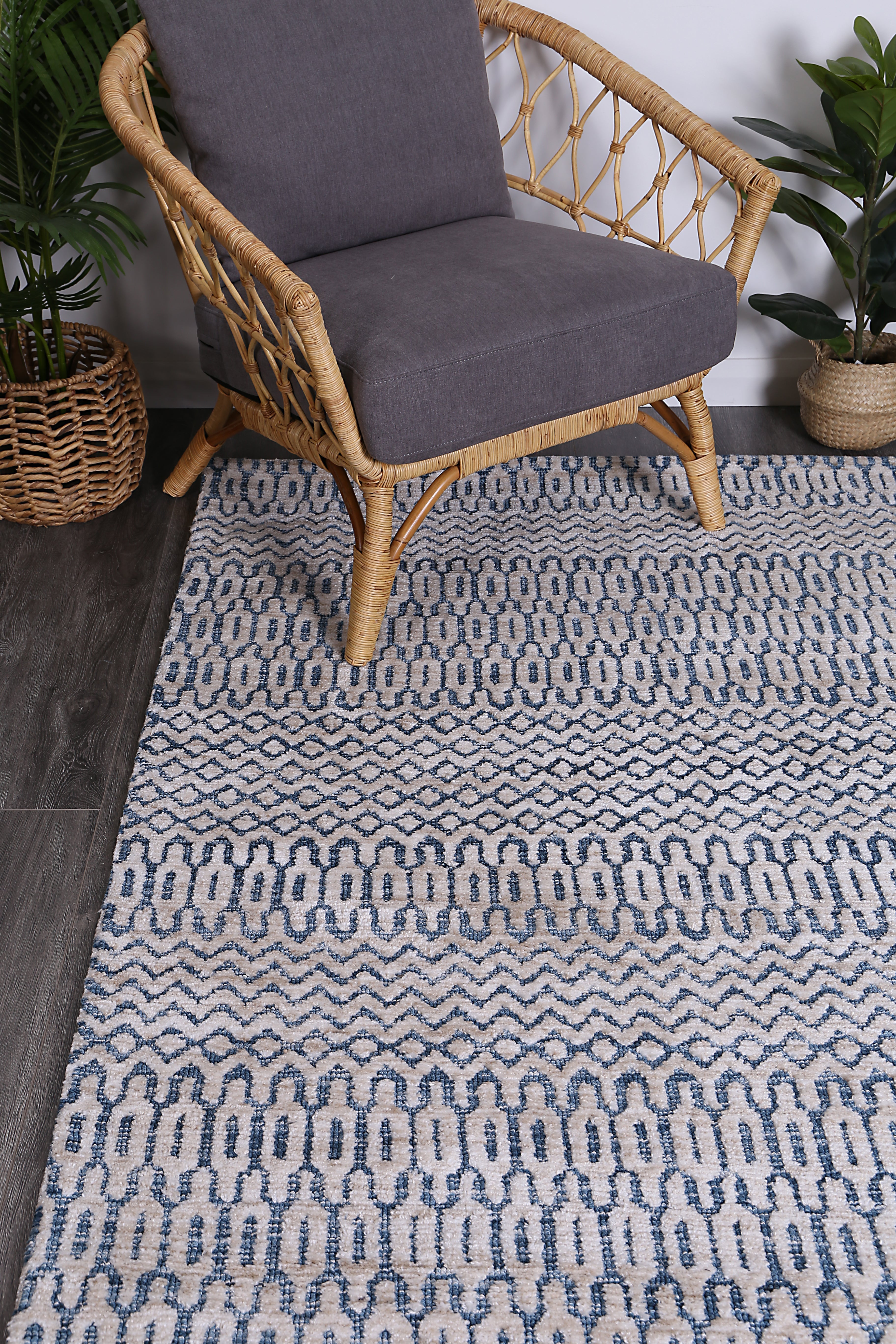 Amritsar Camphils Navy Tribal Rug 240X330 V516-AMRI240CAMPNAVY