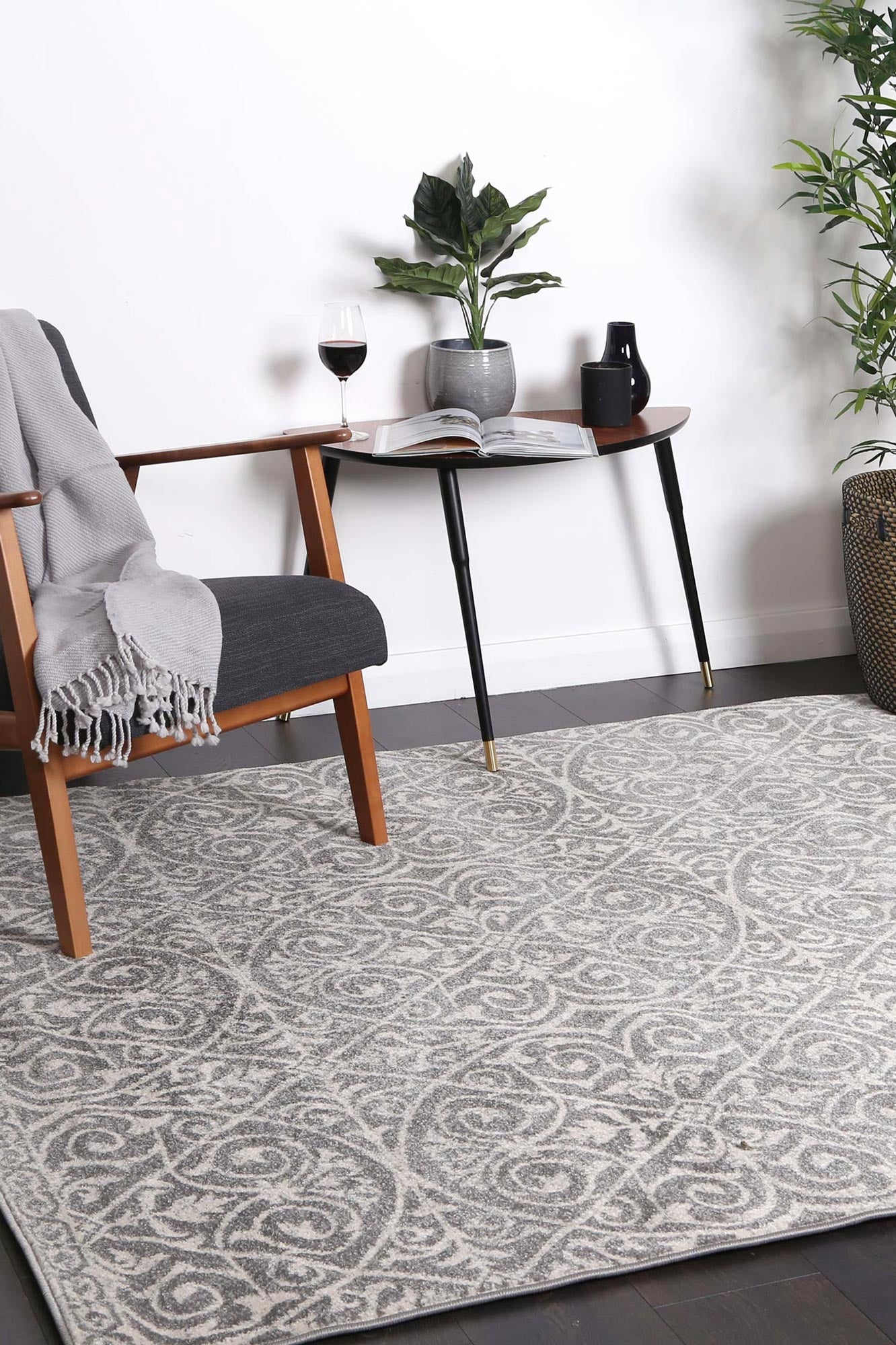 delicate-katherine-grey-ivory-rug 200x290 V516-DELI200DEL23