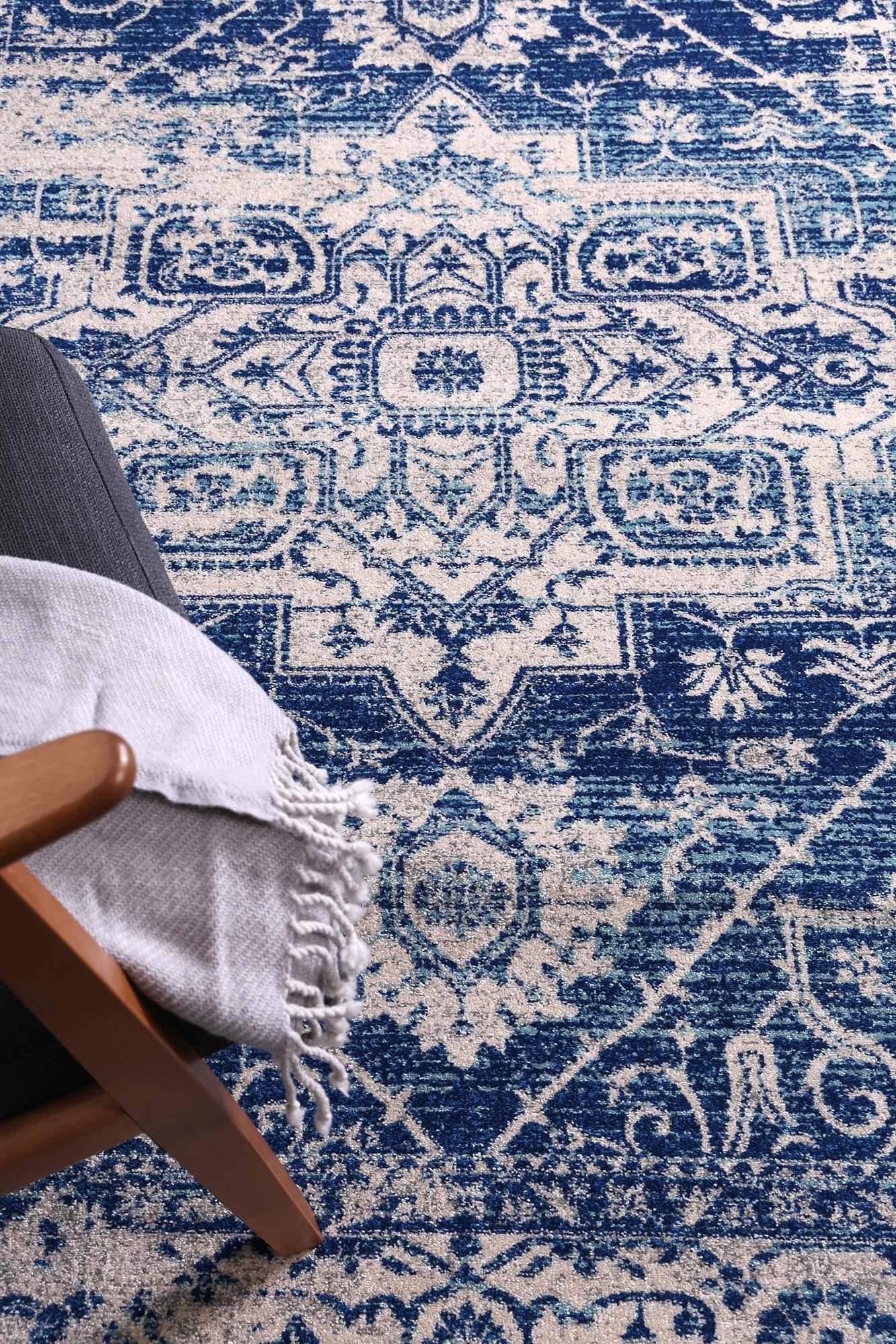 delicate-audrey-ivory-navy-rug 300x400 V516-DELI300DEL21