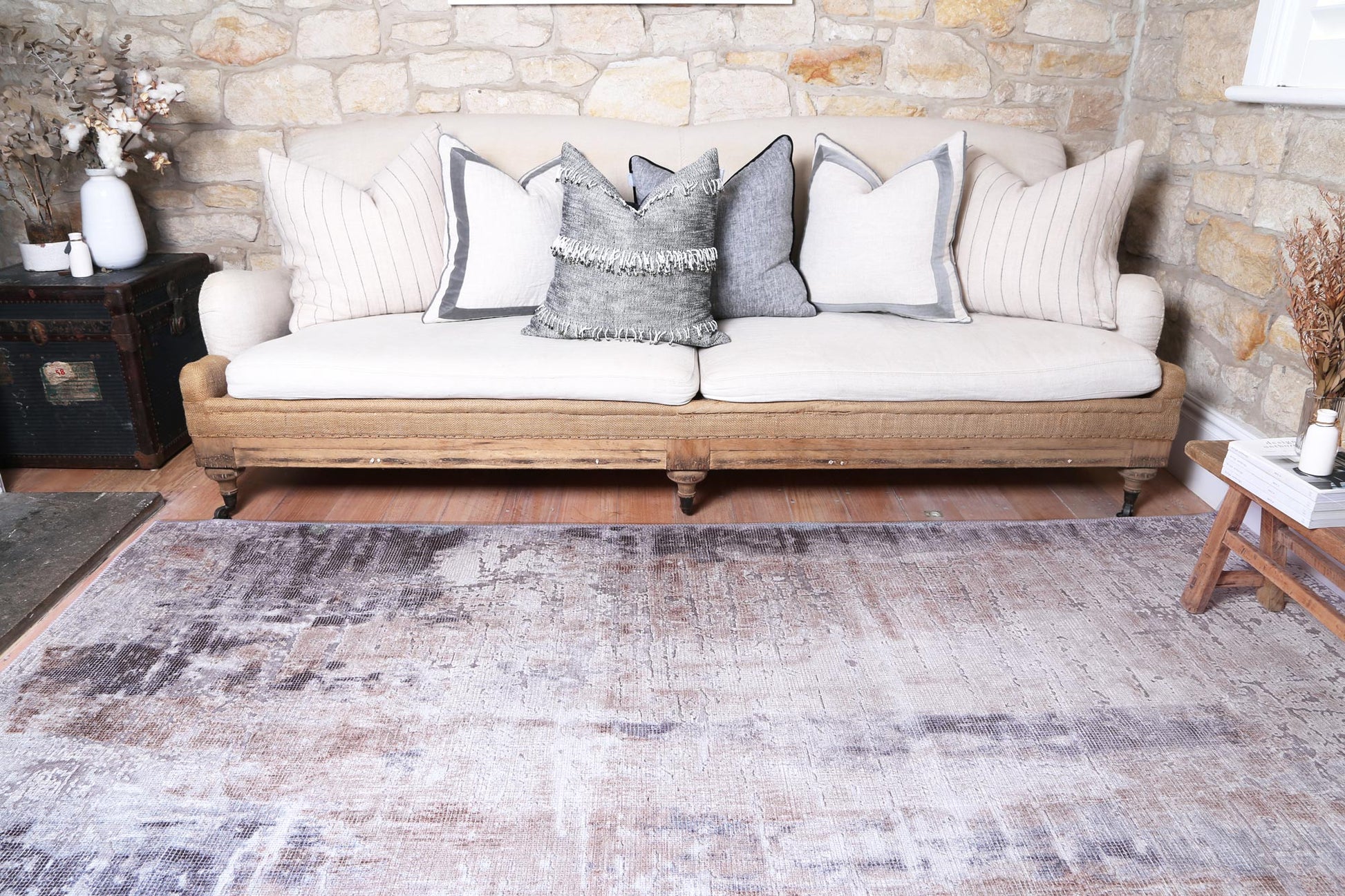 vintage-crown-leopold-ash-ivory-distressed-vintage-rug 280x380 V516-VINT280228602