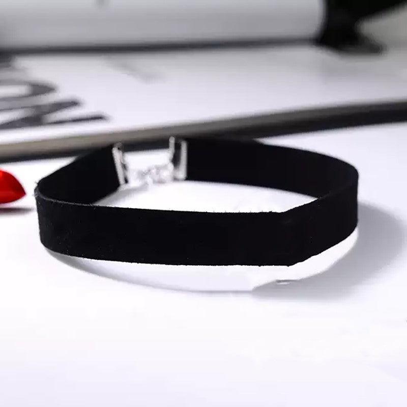 Black Velvet Choker Necklace - Perfect For The 90S Grunge Look V528-BLACKVELVETNECKLACE-30MM802135