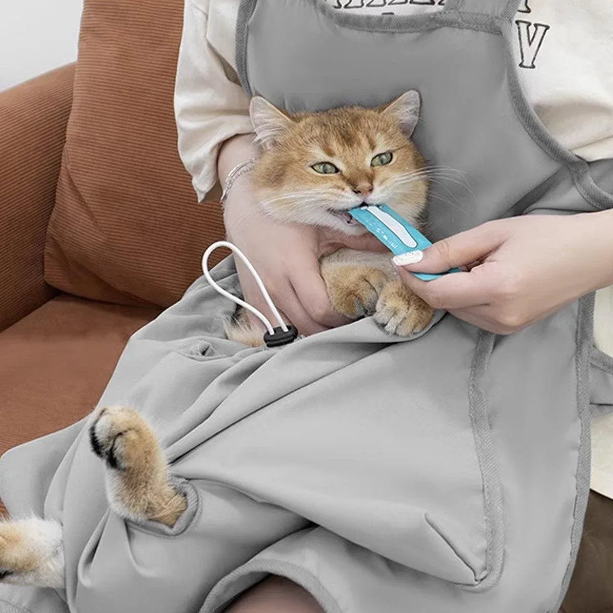 Cat Carrying Apron Non Stick Hair Kangaroo Pouch Pet Grooming Suit Portable V528-CAT-HANDLING-CLOTHING-441252