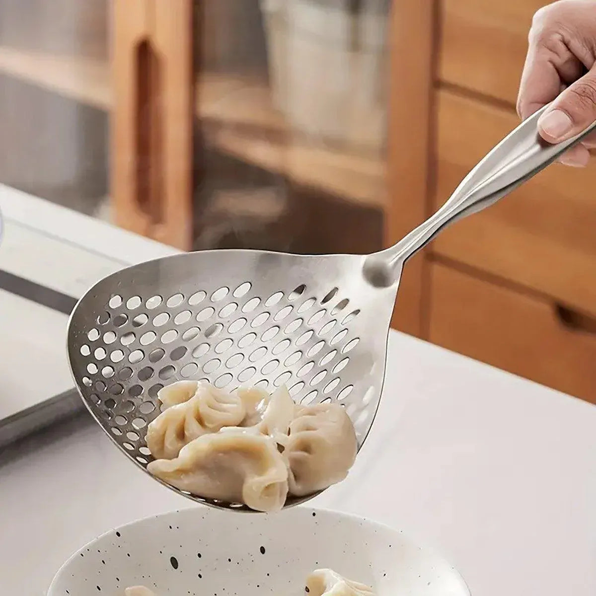 304 Stainless Steel Kitchen Colander Long Handle Noodle Dumpling Strainer Spoon - Stainless steel V528-COLANDER-YS-908111