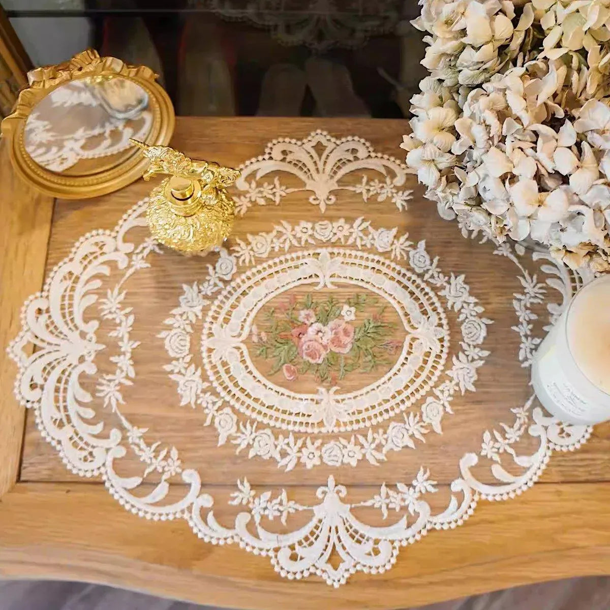 4 Pack Retro Lace Oval Placemats 31x42cm French Crochet Doilies 4 Colors Set - White V528-LACE-PLACEMAT-WHITE-4PCS-909133