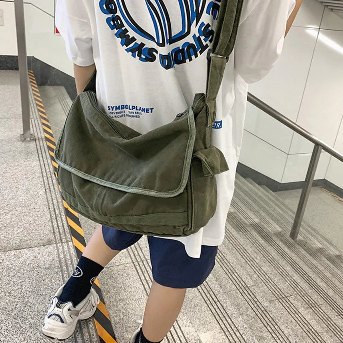 Green Messenger Shoulder Bag for Men Women Casual Work Travel and Daily Use V528-MESSENGER-BAG-GREEN-549502