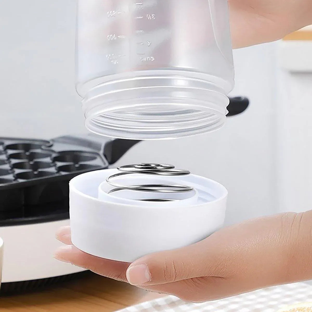 1000ml Hand Crank Batter Dispenser Mixing Jug with Scale for Muffins Pancakes V528-MIXING-BOTTLE-231949