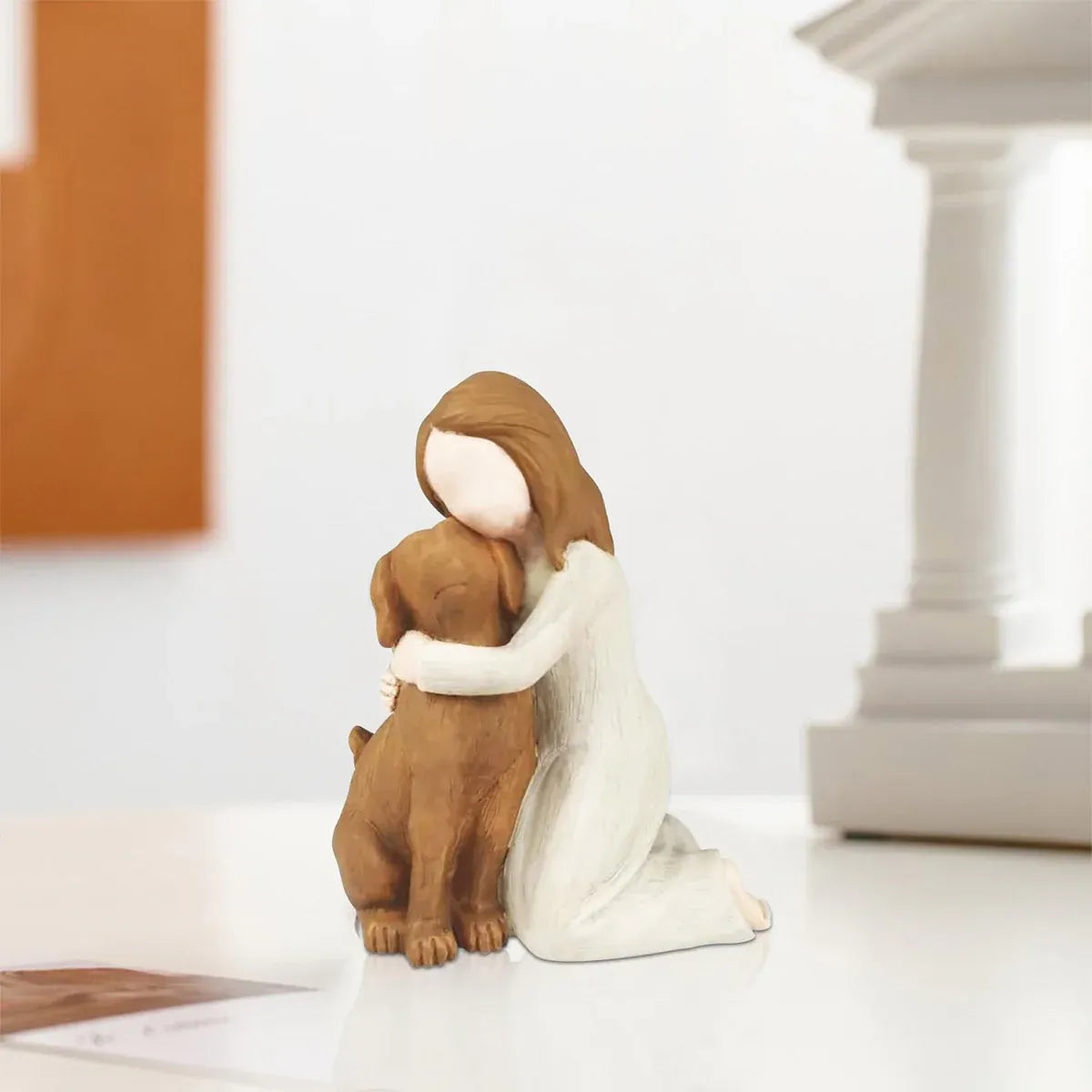 Girl Hugging Dog Ornament Decorative Figurine Resin Home Decoration Craft Gift - Yellow V528-PET-SOUVENIR-YELLOW-514661
