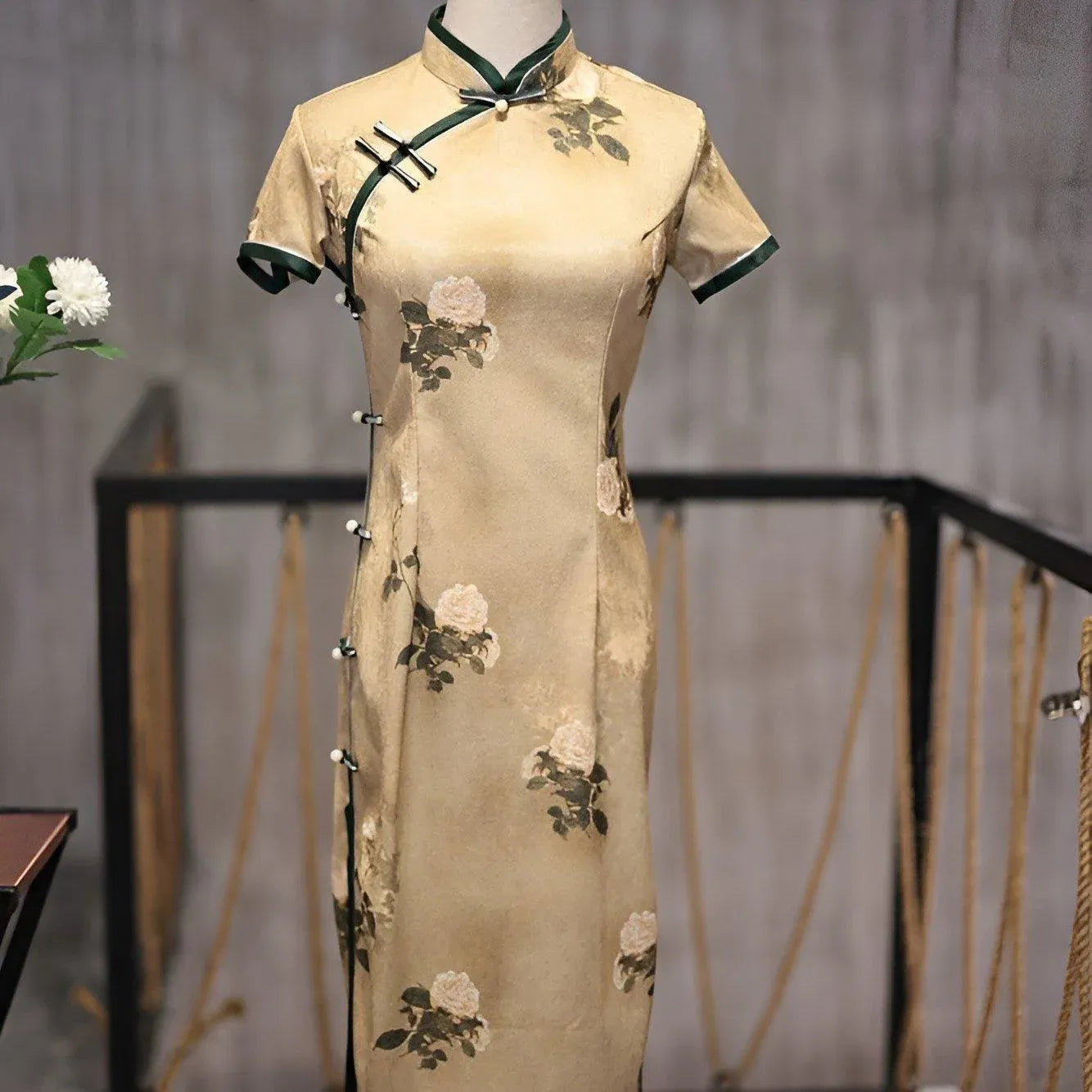 Retro Chinese Style Yellow Jacquard Cheongsam Short Sleeve Improved Young Style - XXL V528-QP-YELLOW-2XL-494727