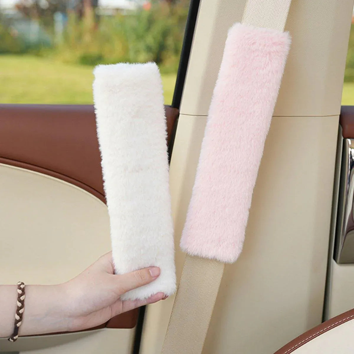 Winter Plush Shoulder Strap Cover Neck Cushion Pad for Comfortable Car Travel 2PCS - White V528-SHOULDER-PAD-WHITE-2PCS-344003