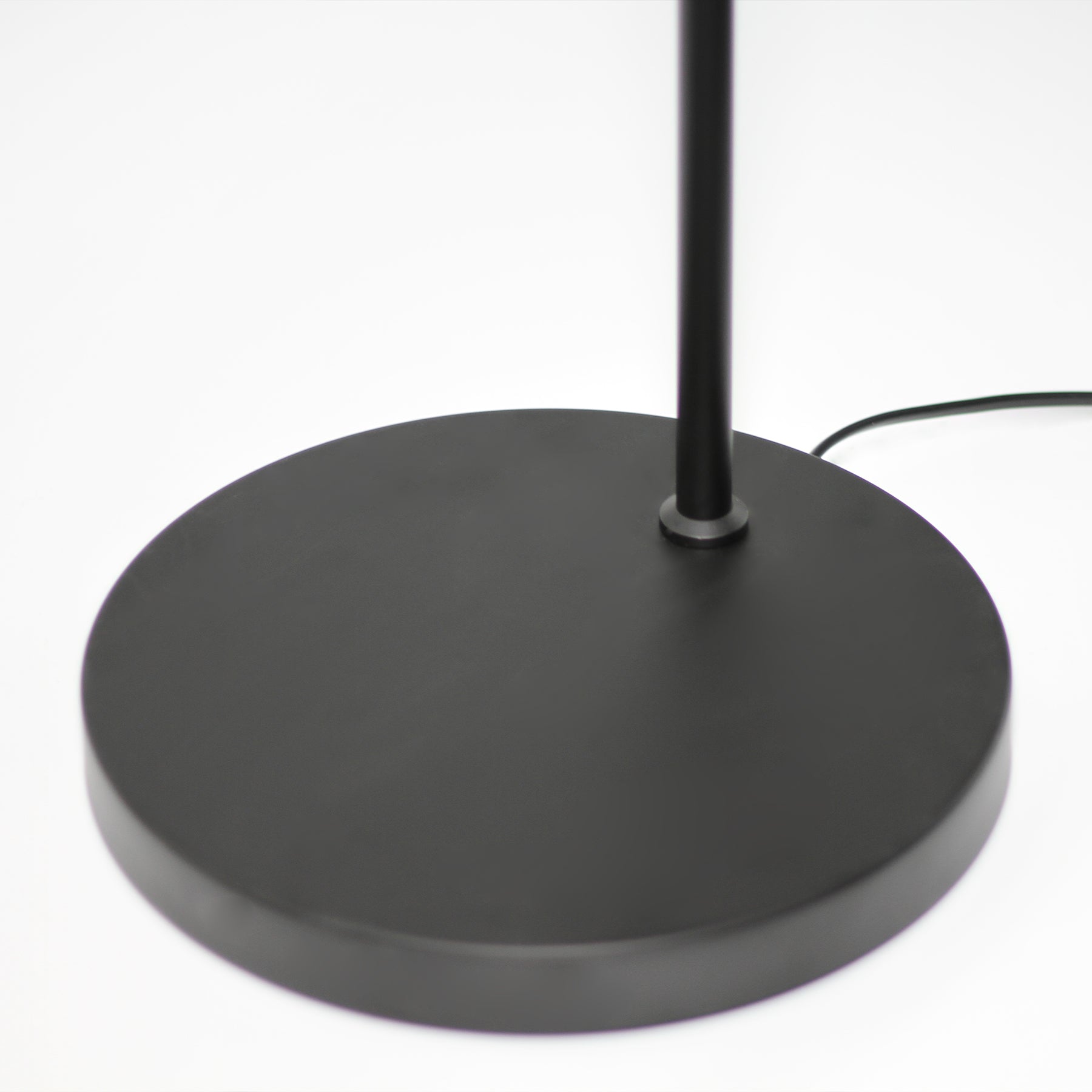 Rabea Floor Lamp V558-LL-27-0122