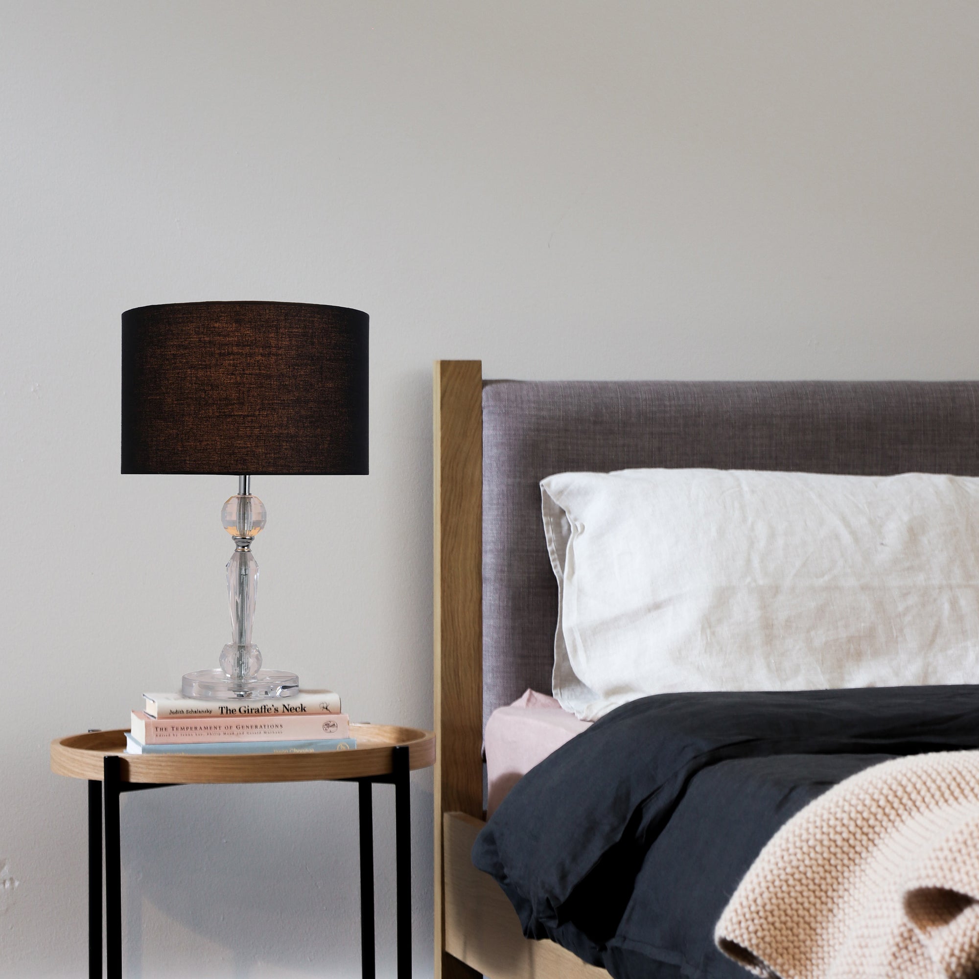 Moby Table Lamp V558-LO-0005