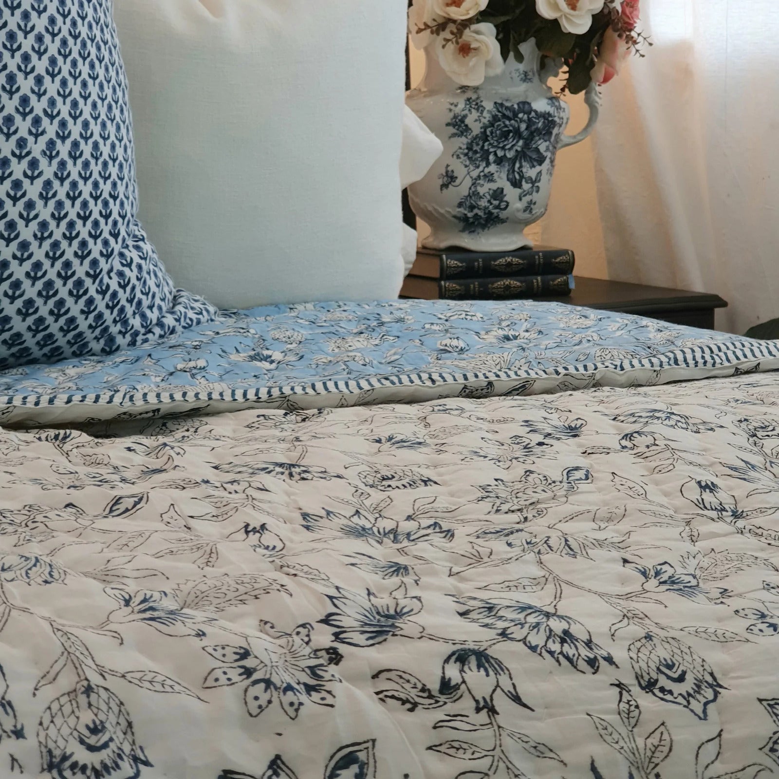 Wild Flower Ocean Reversible Quilt - Blue (Size: King 228 cm x 274 cm) V563-0097