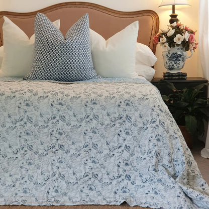Wild Flower Ocean Reversible Quilt - Blue (Size: King 228 cm x 274 cm) V563-0097