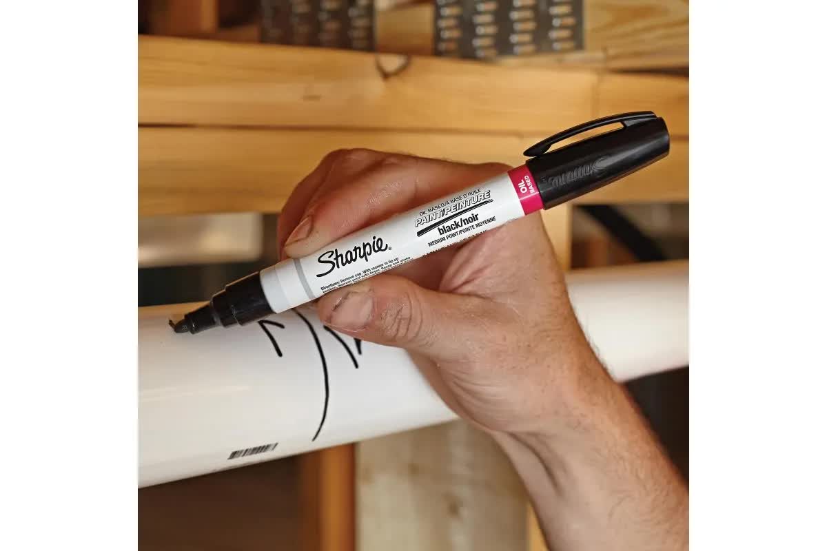 Sharpie Oil-Based Paint Marker - Medium Black V563-81972-1PK