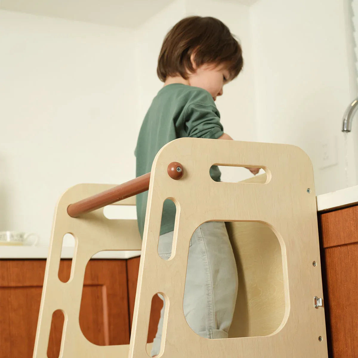 Convertible Helper Tower-table by Classic World V572-CWIP-CONHELPTW