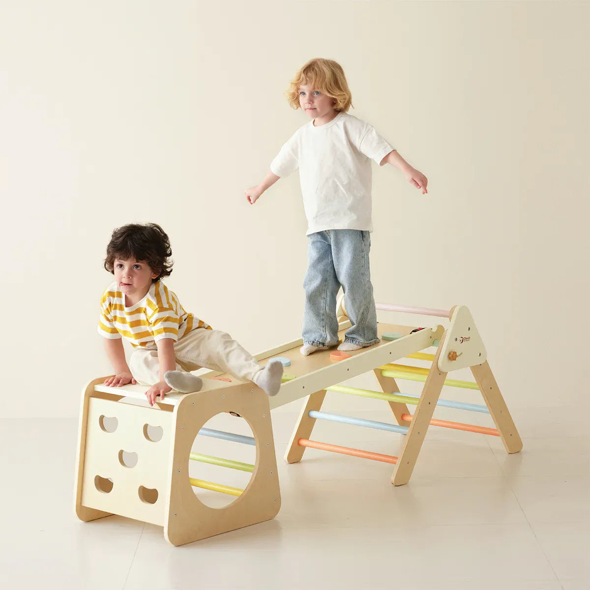 Small Climbing Frame by Classic World V572-CWIP-SMCLIMBFME